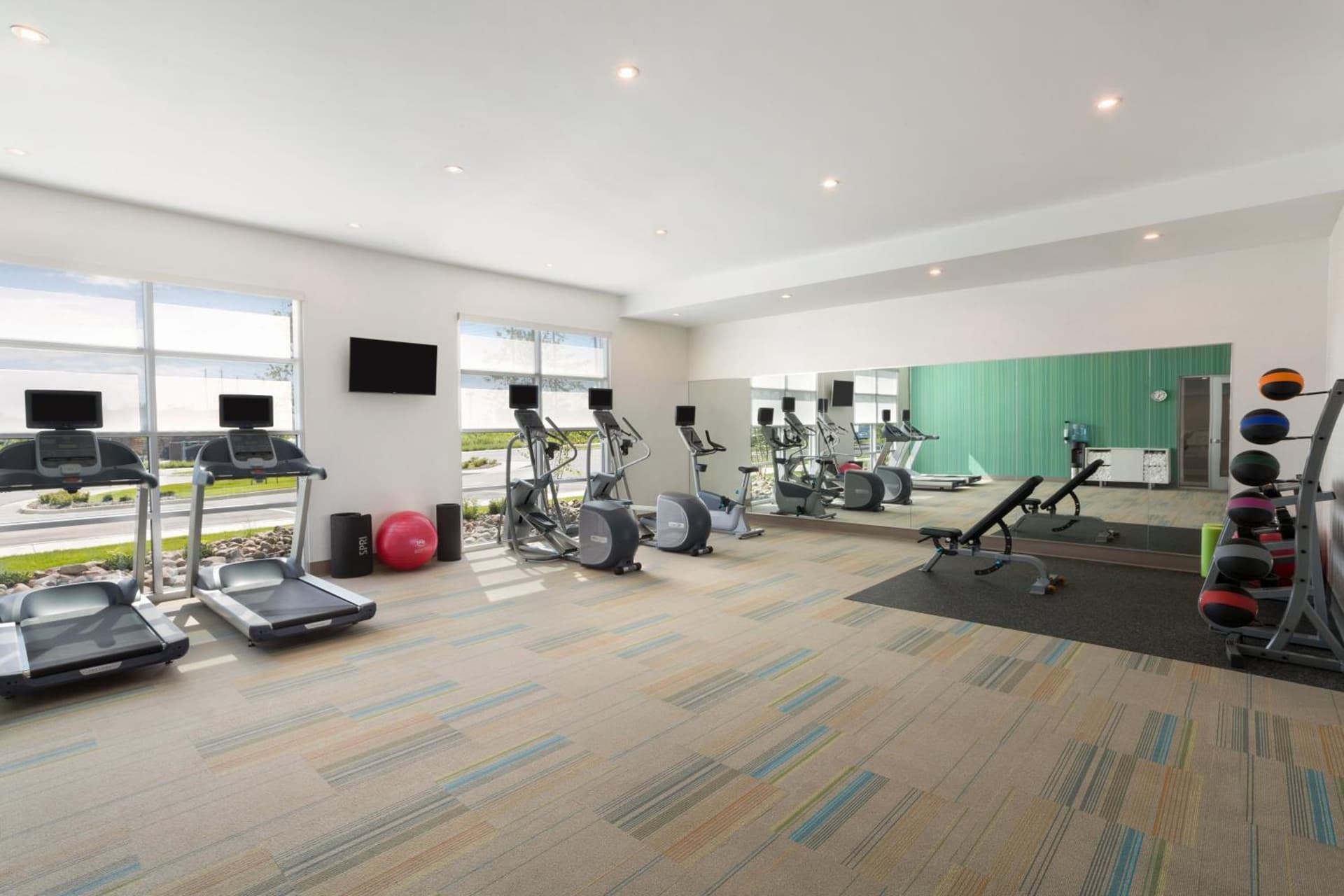 Holiday Inn Express & Suites Duluth North - Miller Hill by IHG gallery photo in Duluth, MN — image 42