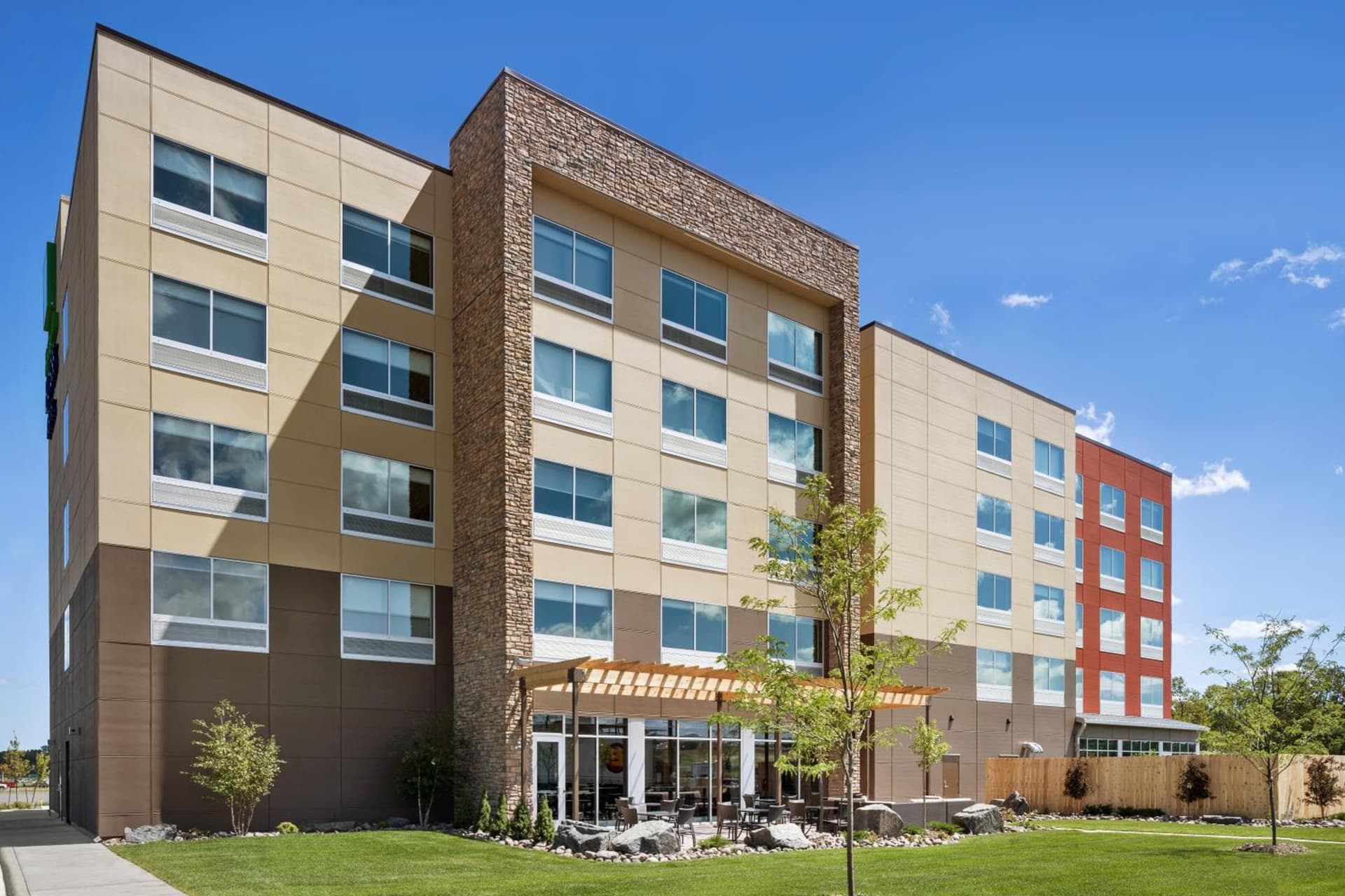 Holiday Inn Express & Suites Duluth North - Miller Hill by IHG gallery photo in Duluth, MN — image 23