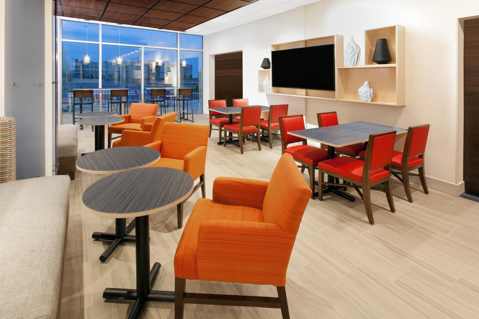 Holiday Inn Express & Suites - Sterling Heights-Detroit Area by IHG gallery photo in Sterling Heights, MI — image 34