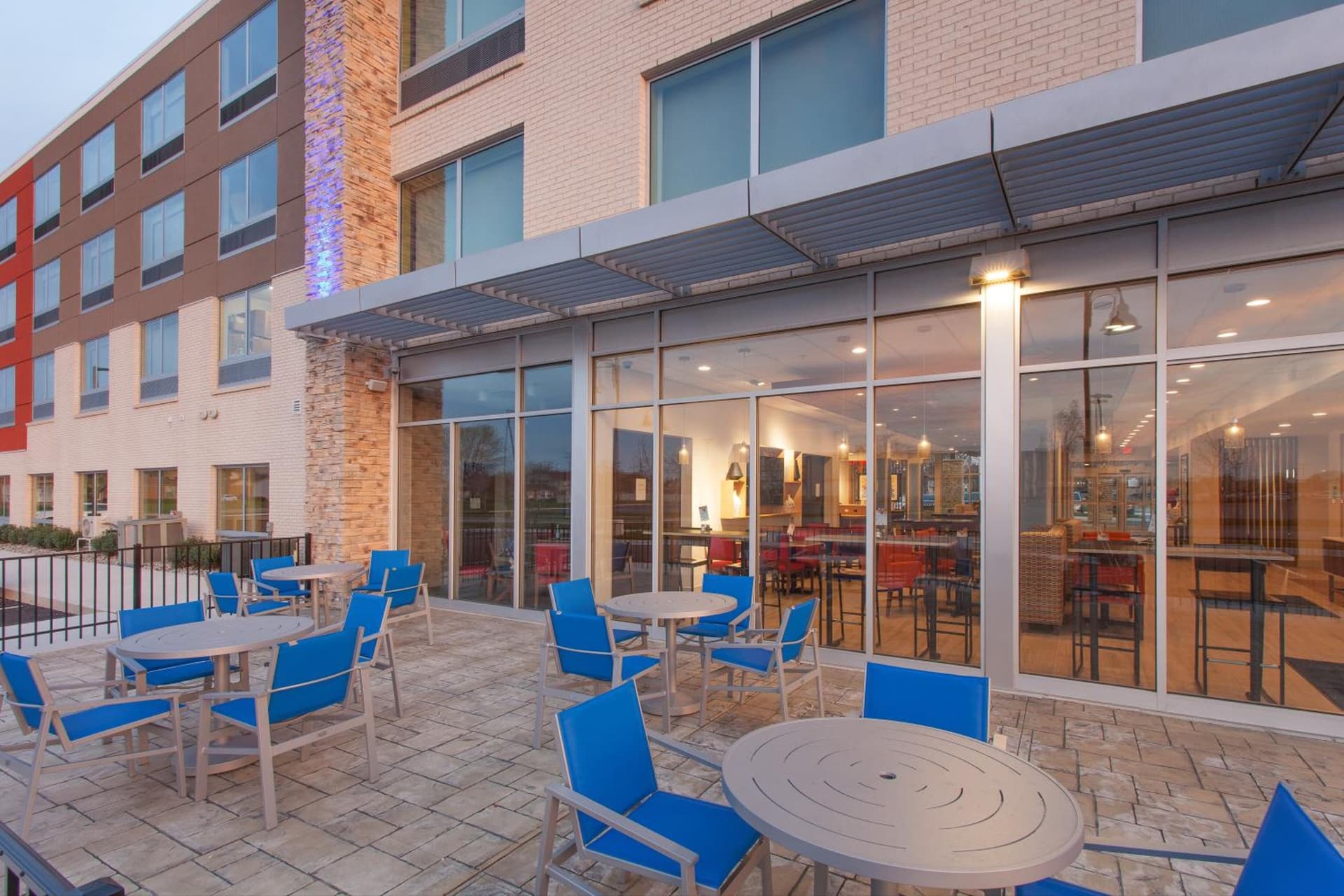 Holiday Inn Express & Suites - Sterling Heights-Detroit Area by IHG gallery photo in Sterling Heights, MI — image 21
