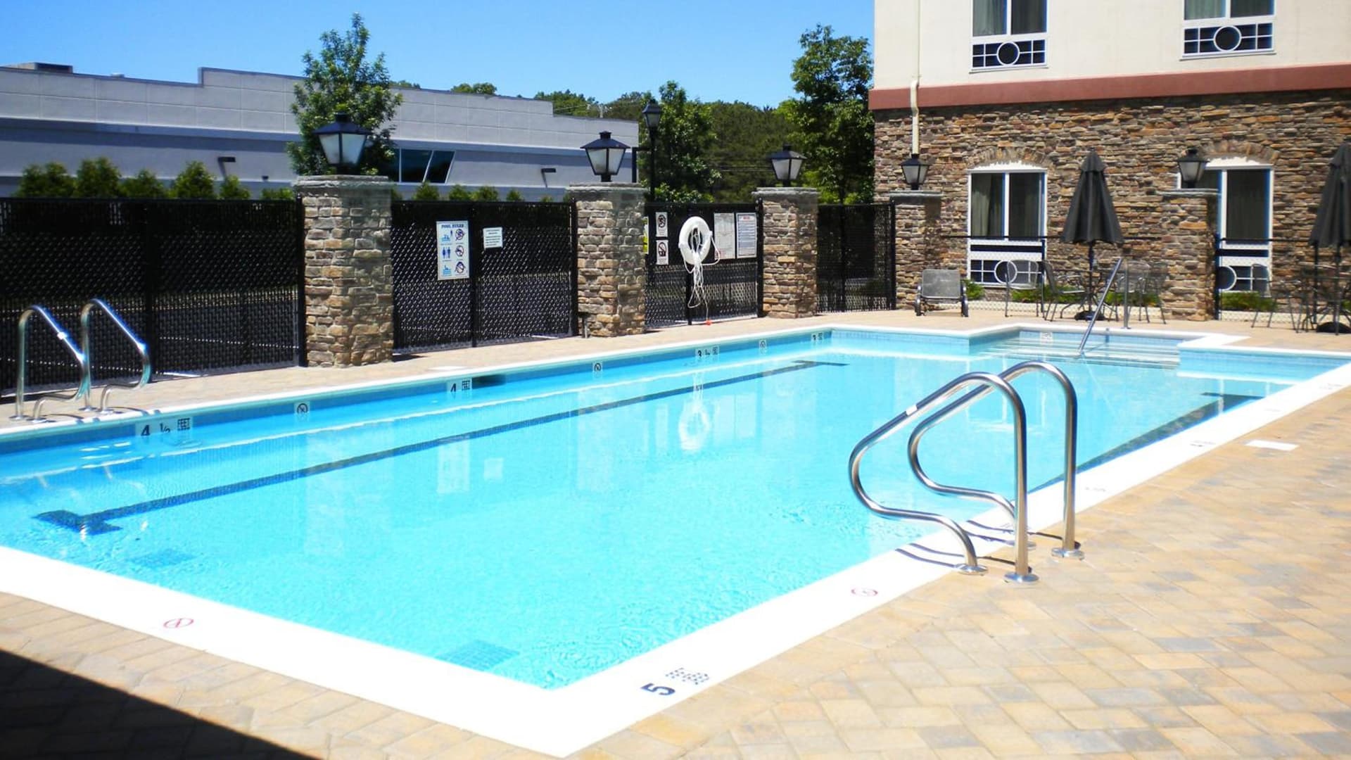 Holiday Inn Express & Suites Riverhead - Long Island by IHG gallery photo in Riverhead, NY — image 10