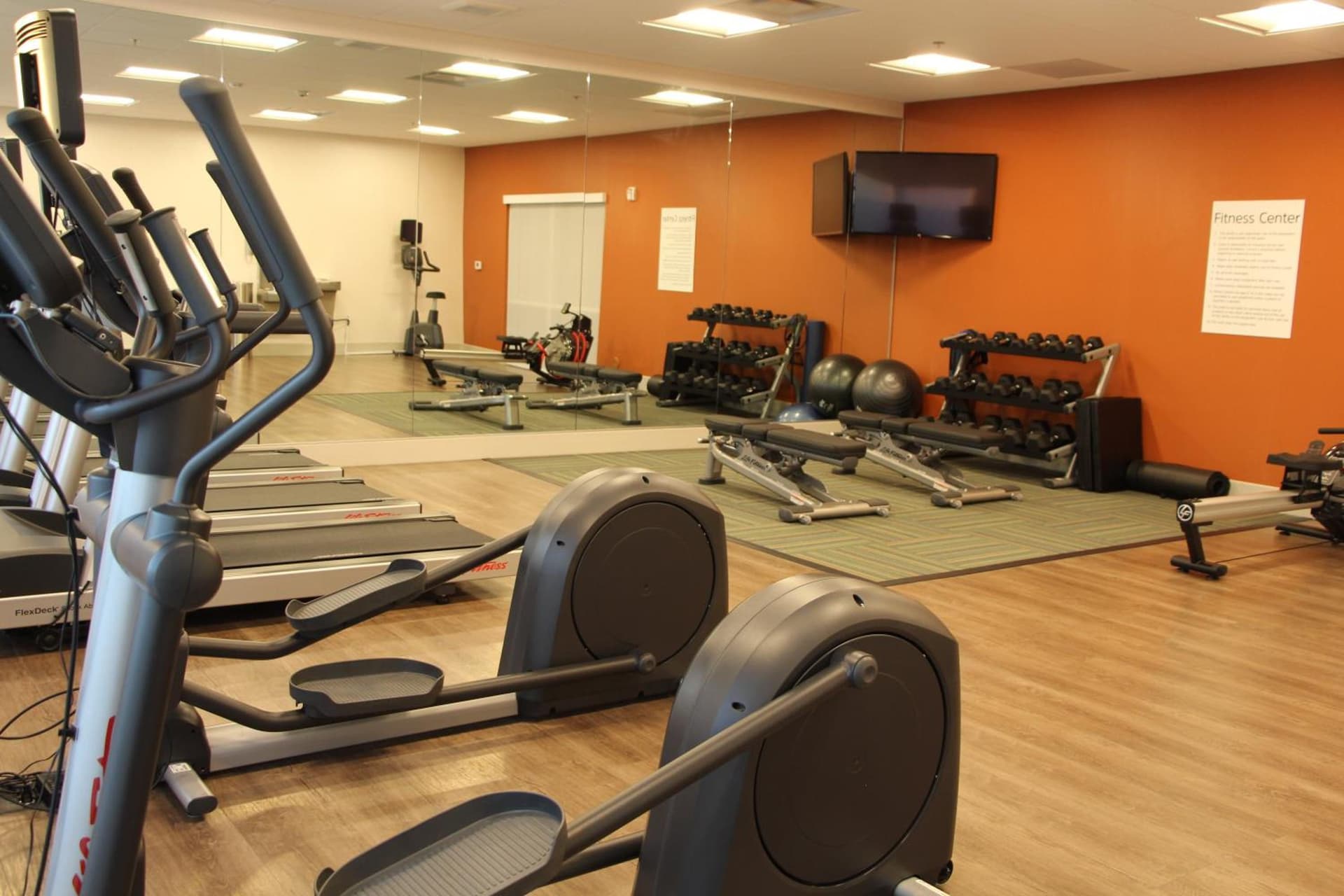 Holiday Inn Express & Suites - Phoenix - Airport North by IHG gallery photo in Phoenix, AZ — image 69