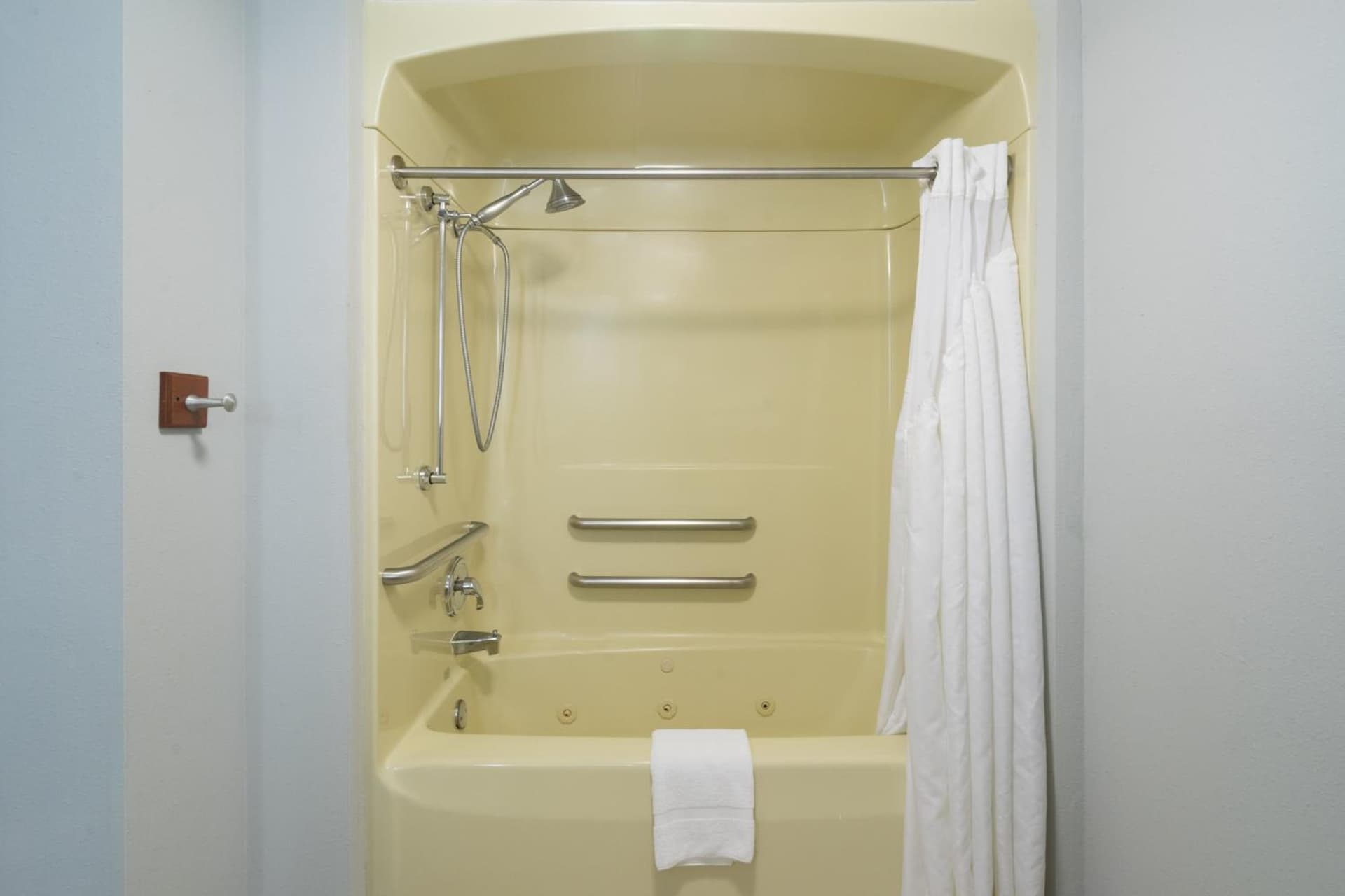 Holiday Inn Express Hotel & Suites Easton by IHG gallery photo in Easton, PA — image 10