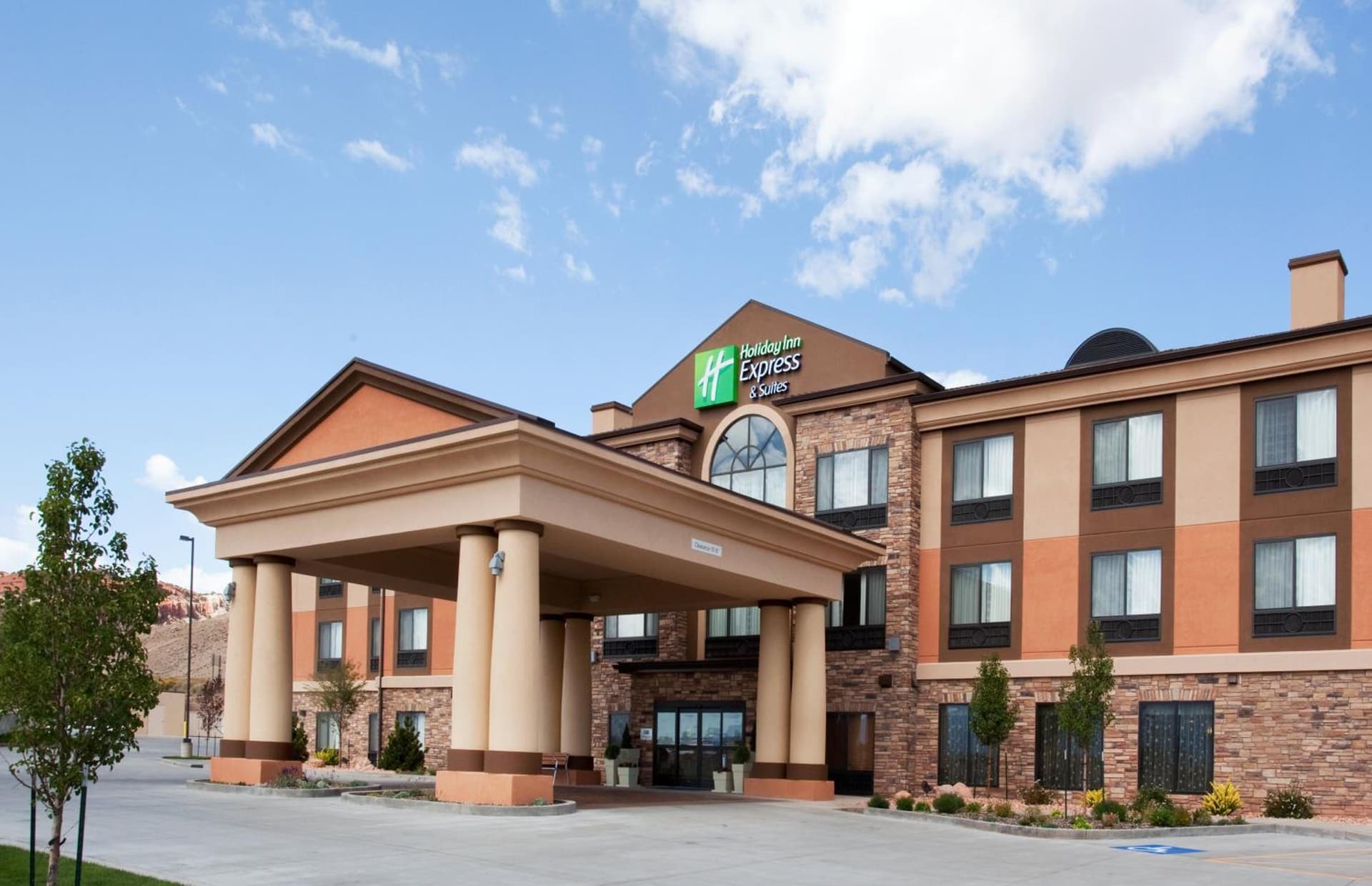 Holiday Inn Express & Suites Richfield by IHG featured exterior or lobby in Richfield, UT — similar hotel