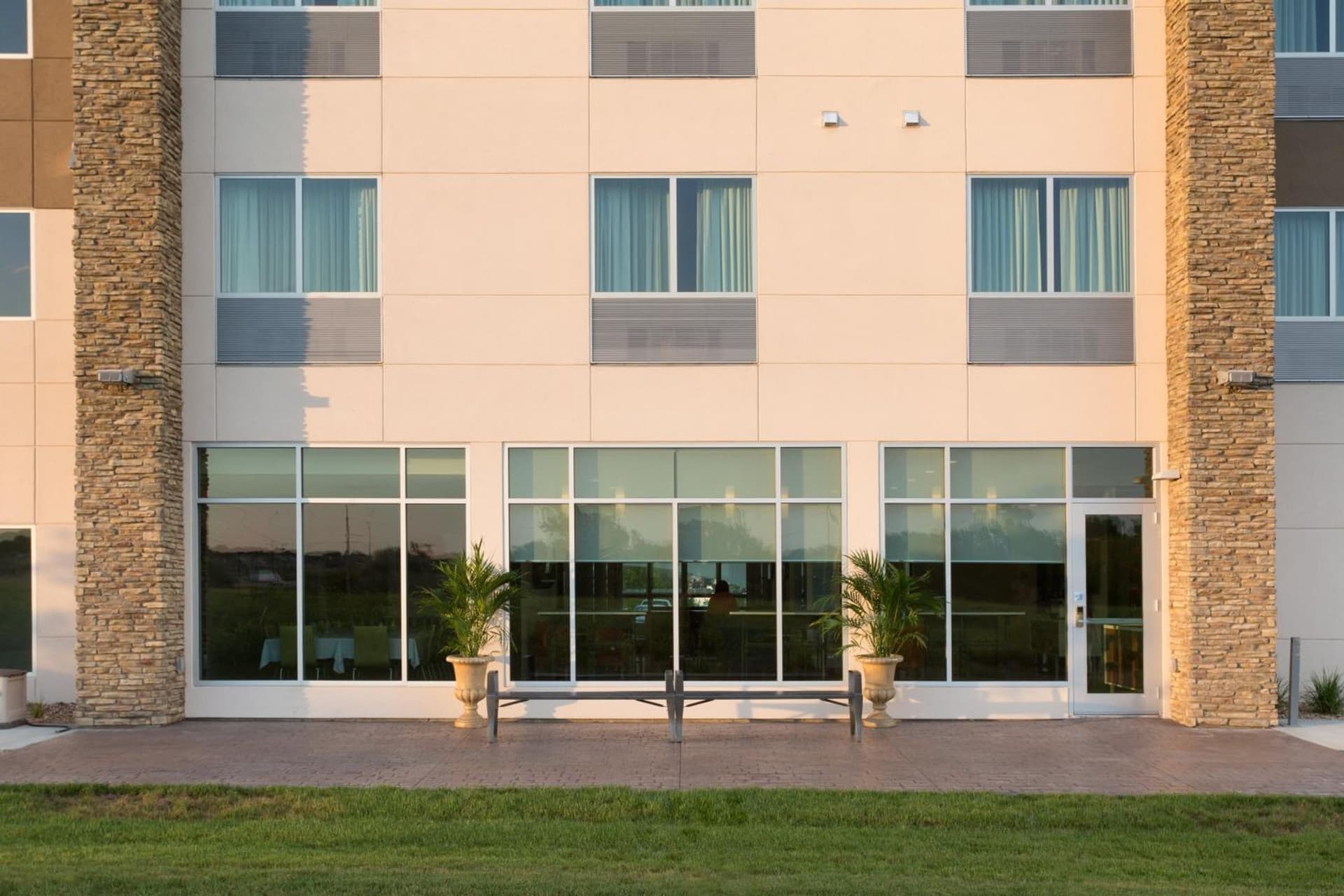 Holiday Inn Express & Suites Lincoln I - 80 by IHG gallery photo in Lincoln, NE — image 43