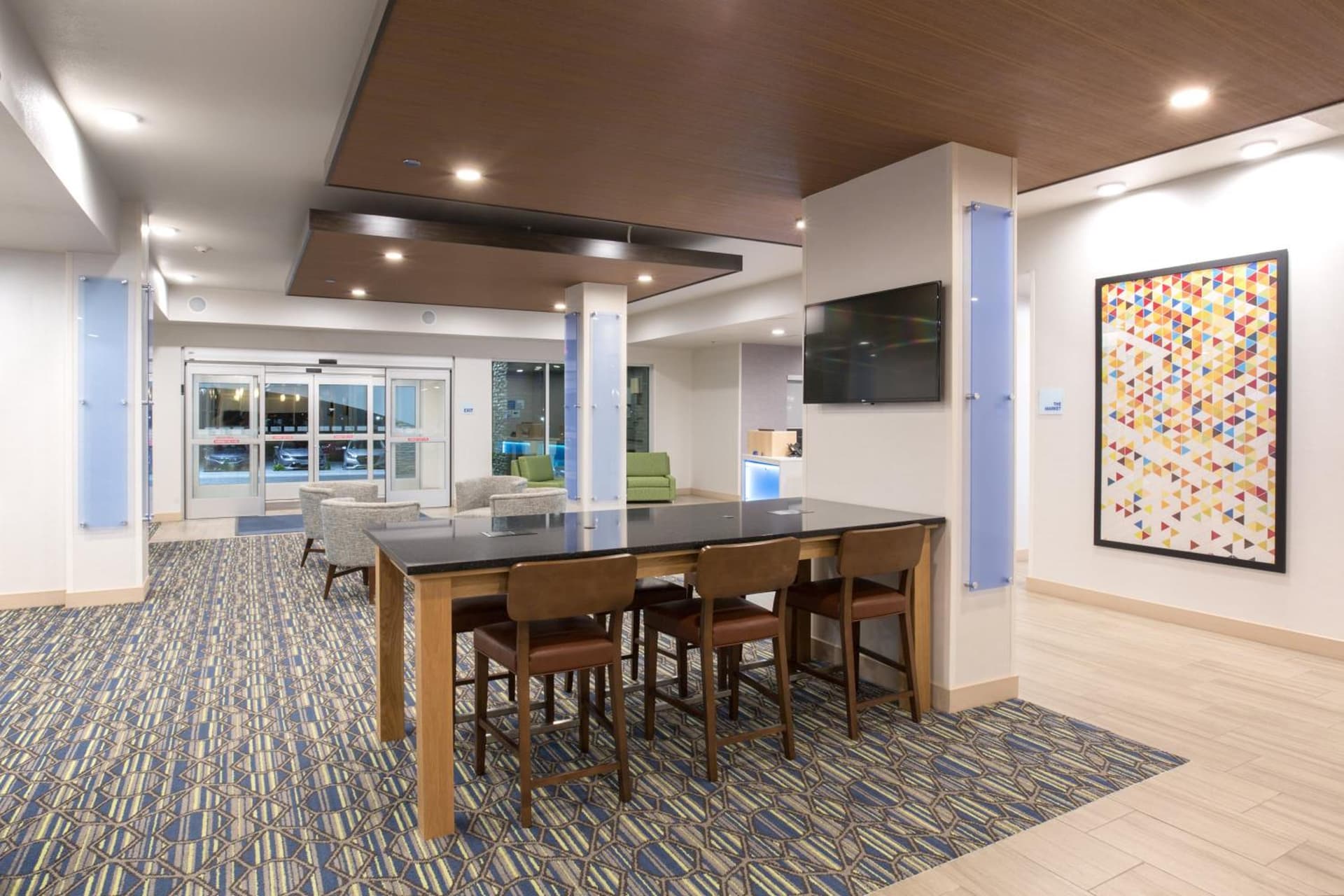 Holiday Inn Express & Suites Lincoln I - 80 by IHG interior in Lincoln, NE — gallery photo 2