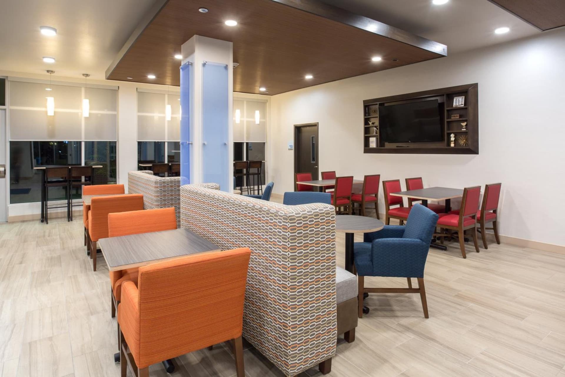 Holiday Inn Express & Suites Lincoln I - 80 by IHG gallery photo in Lincoln, NE — image 21