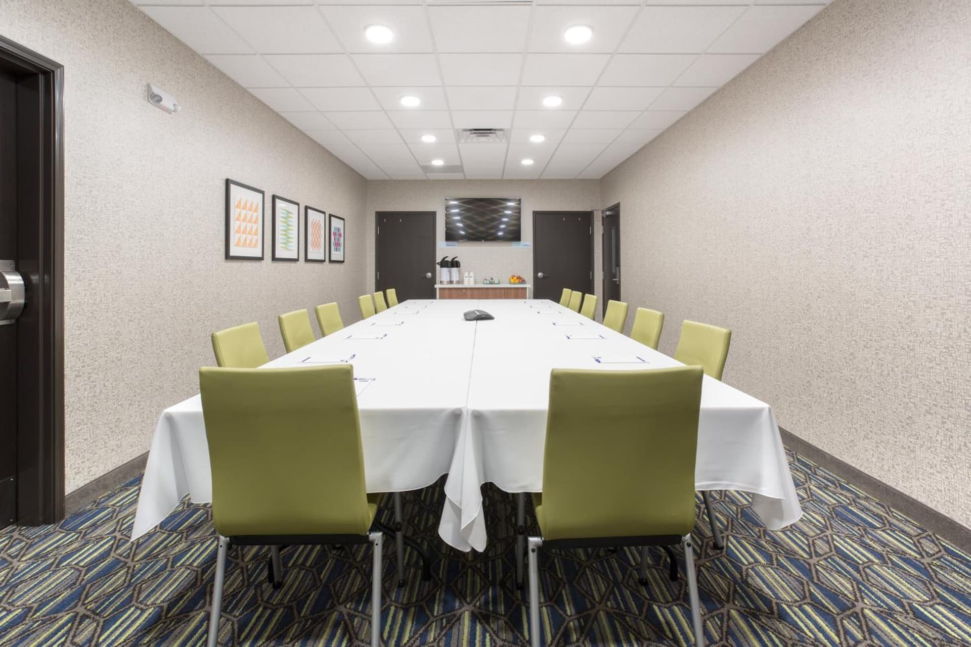 Holiday Inn Express & Suites Lincoln I - 80 by IHG gallery photo in Lincoln, NE — image 16