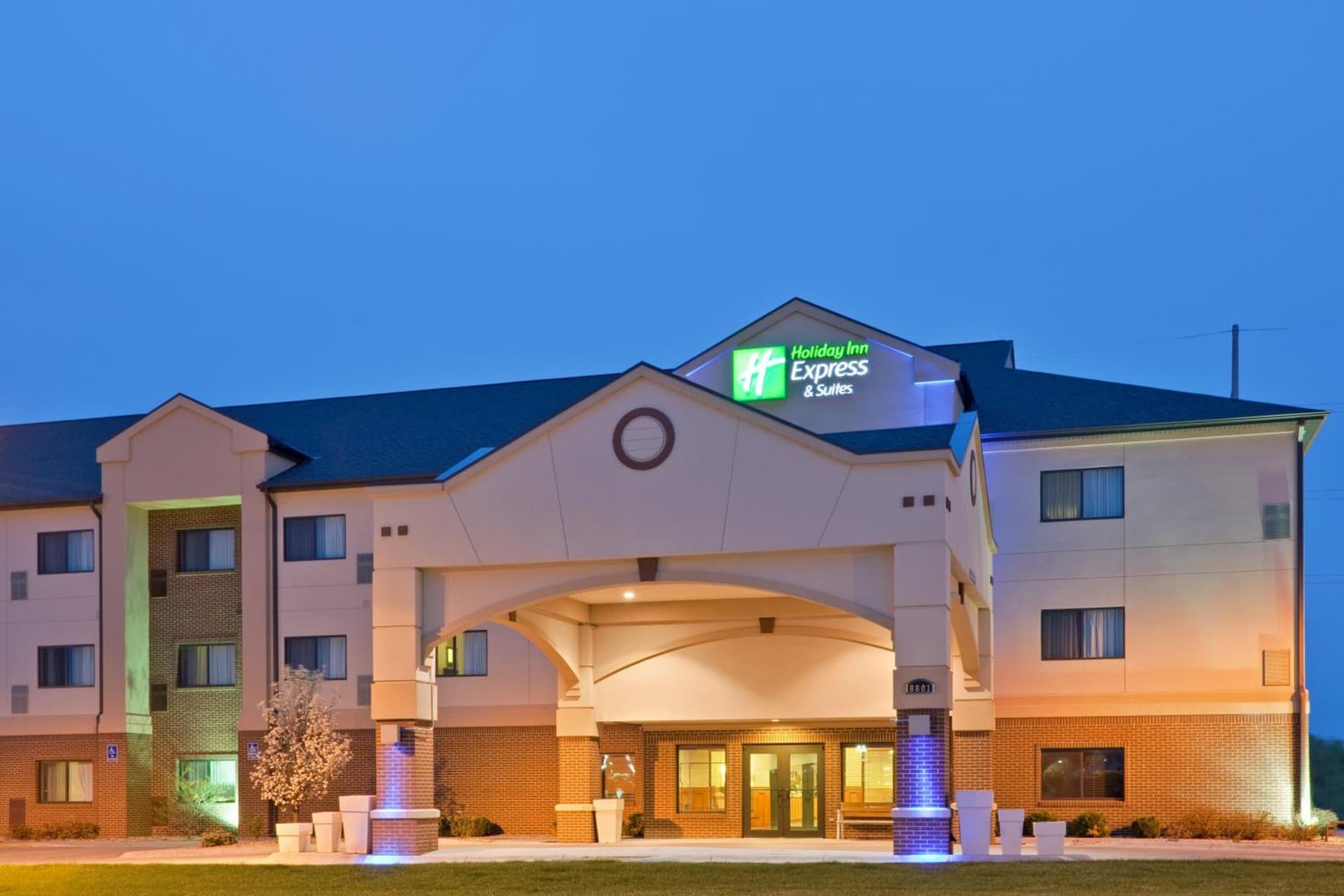 Holiday Inn Express Hotel & Suites Lincoln South by IHG featured exterior or lobby in Lincoln, NE — similar hotel