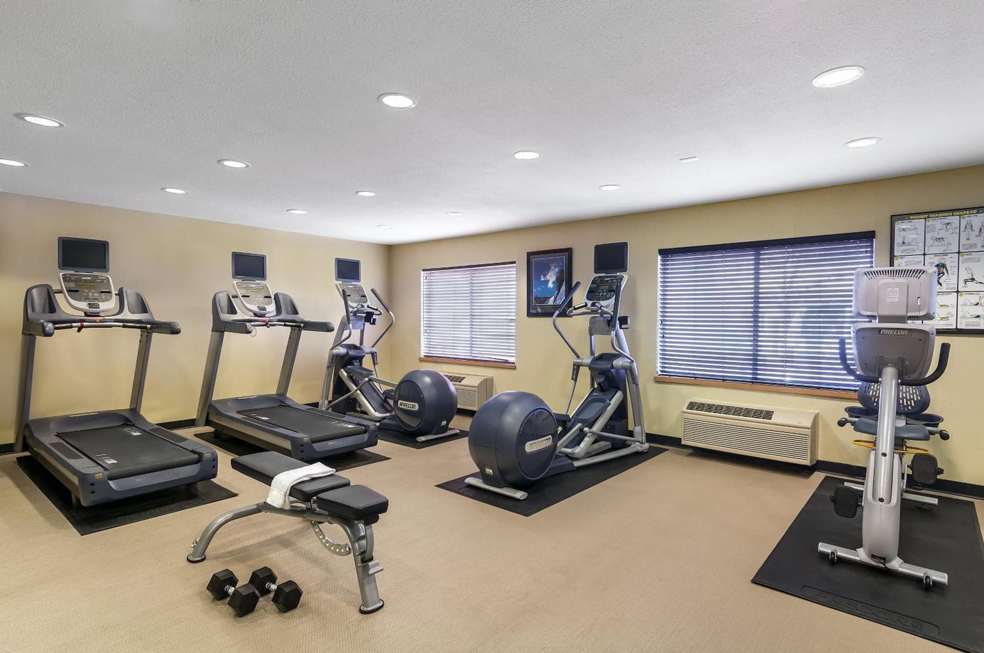 Holiday Inn Express & Suites Sandy - South Salt Lake City by IHG interior in Sandy, UT — gallery photo 2