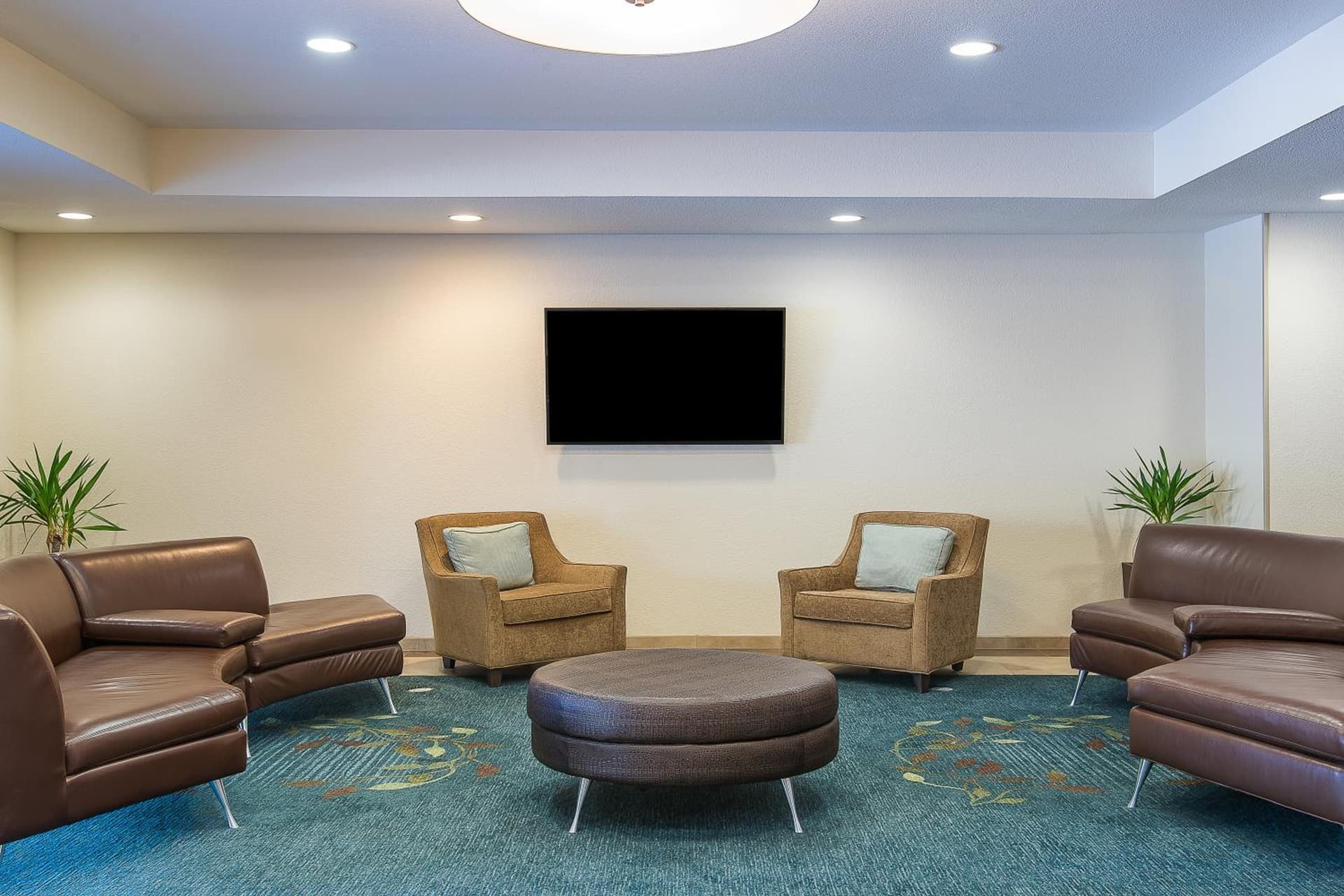 Candlewood Suites Bloomington by IHG gallery photo in Bloomington, IN — image 26