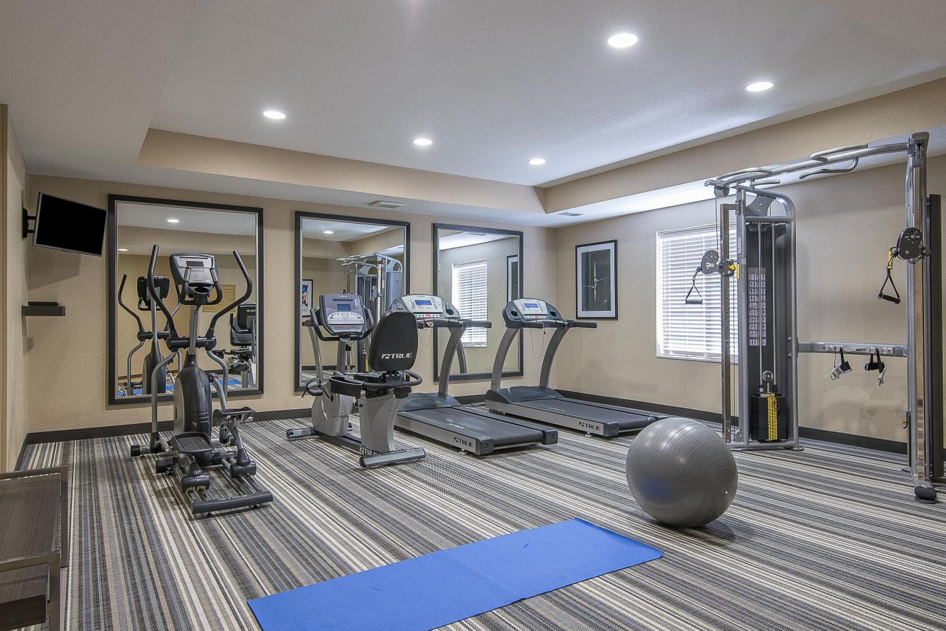 Candlewood Suites Bloomington by IHG gallery photo in Bloomington, IN — image 4
