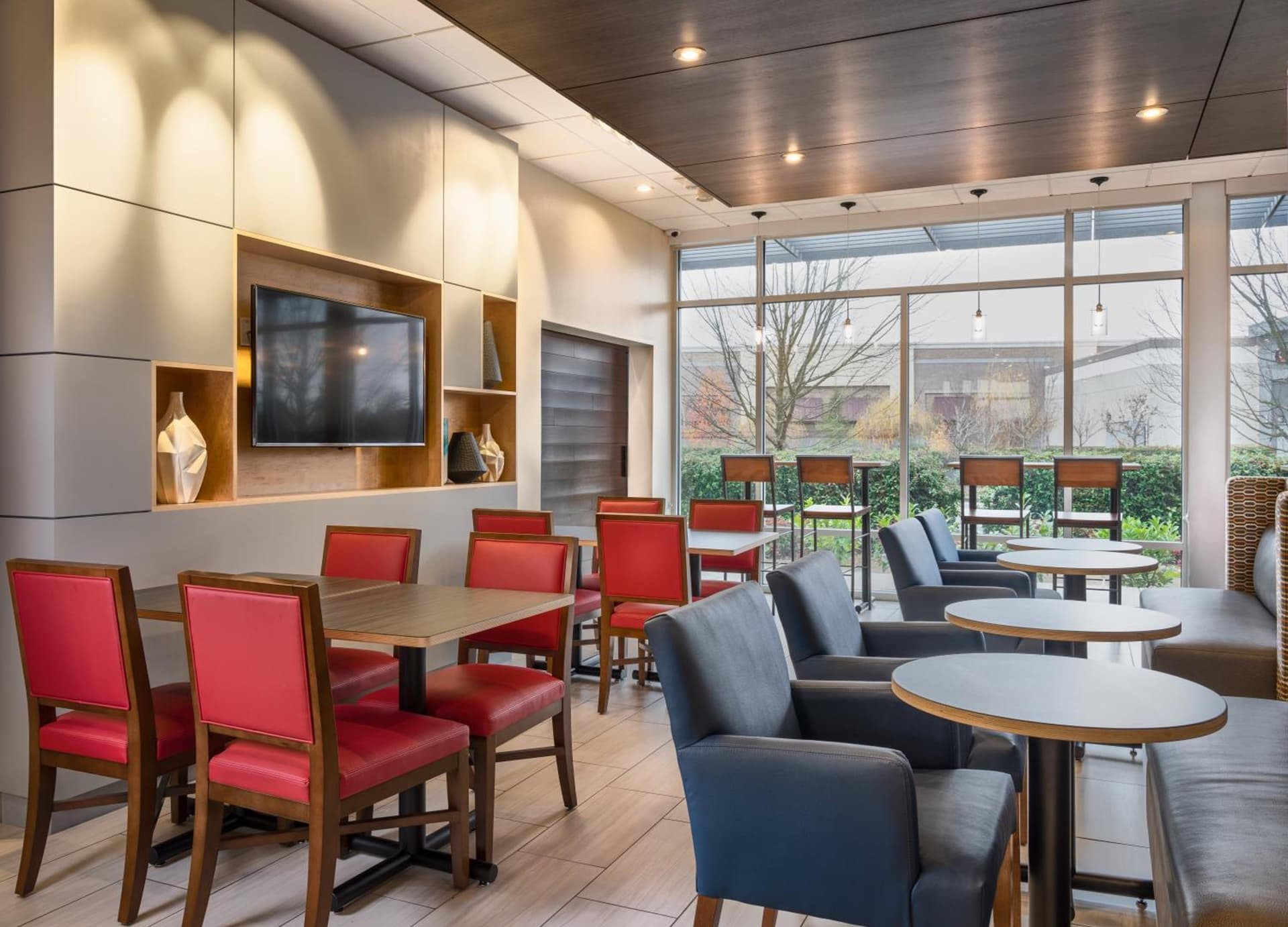 Holiday Inn Express & Suites Salem North - Keizer by IHG gallery photo in Keizer, OR — image 10