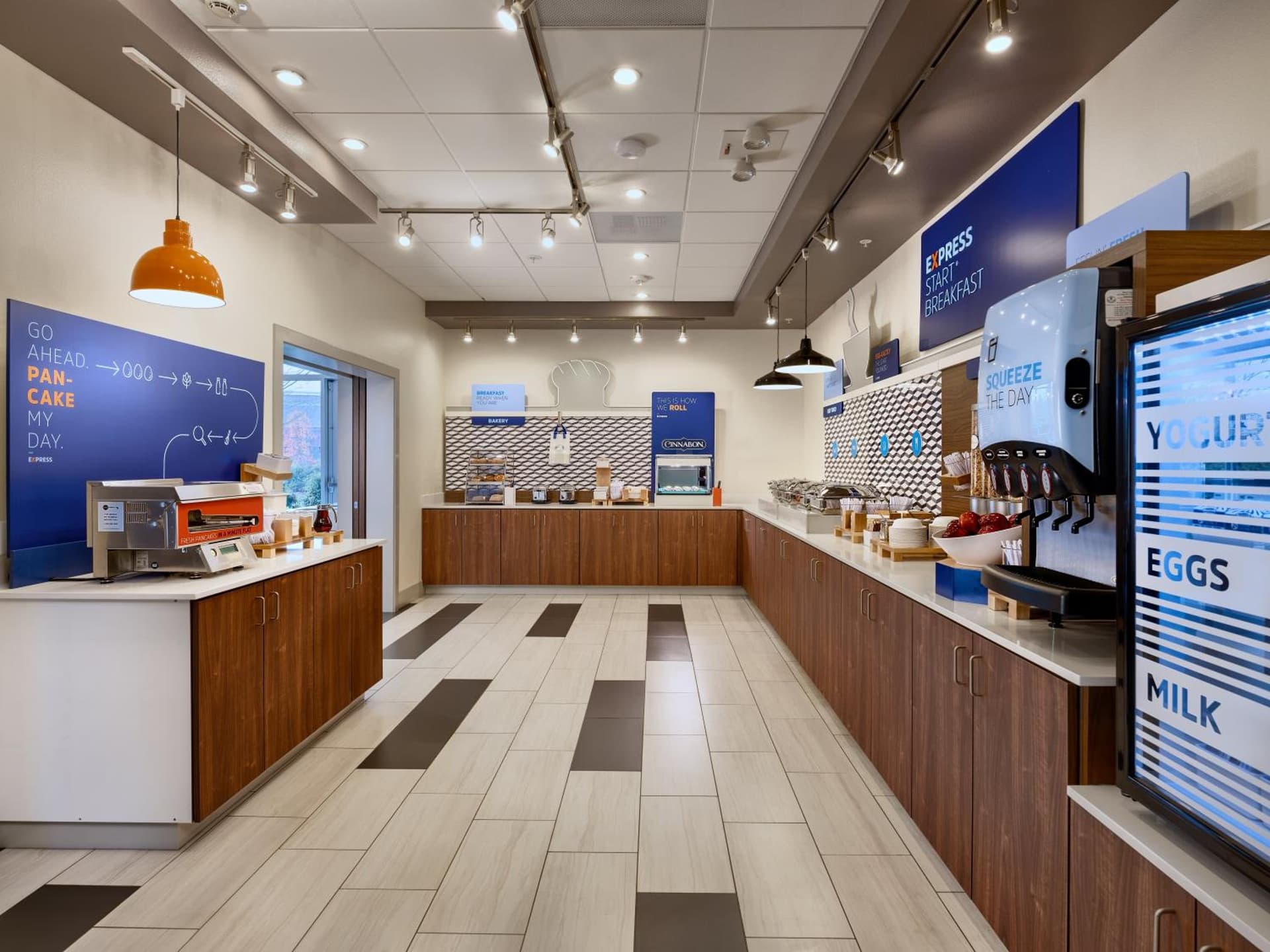 Holiday Inn Express & Suites Salem North - Keizer by IHG interior in Keizer, OR — gallery photo 2