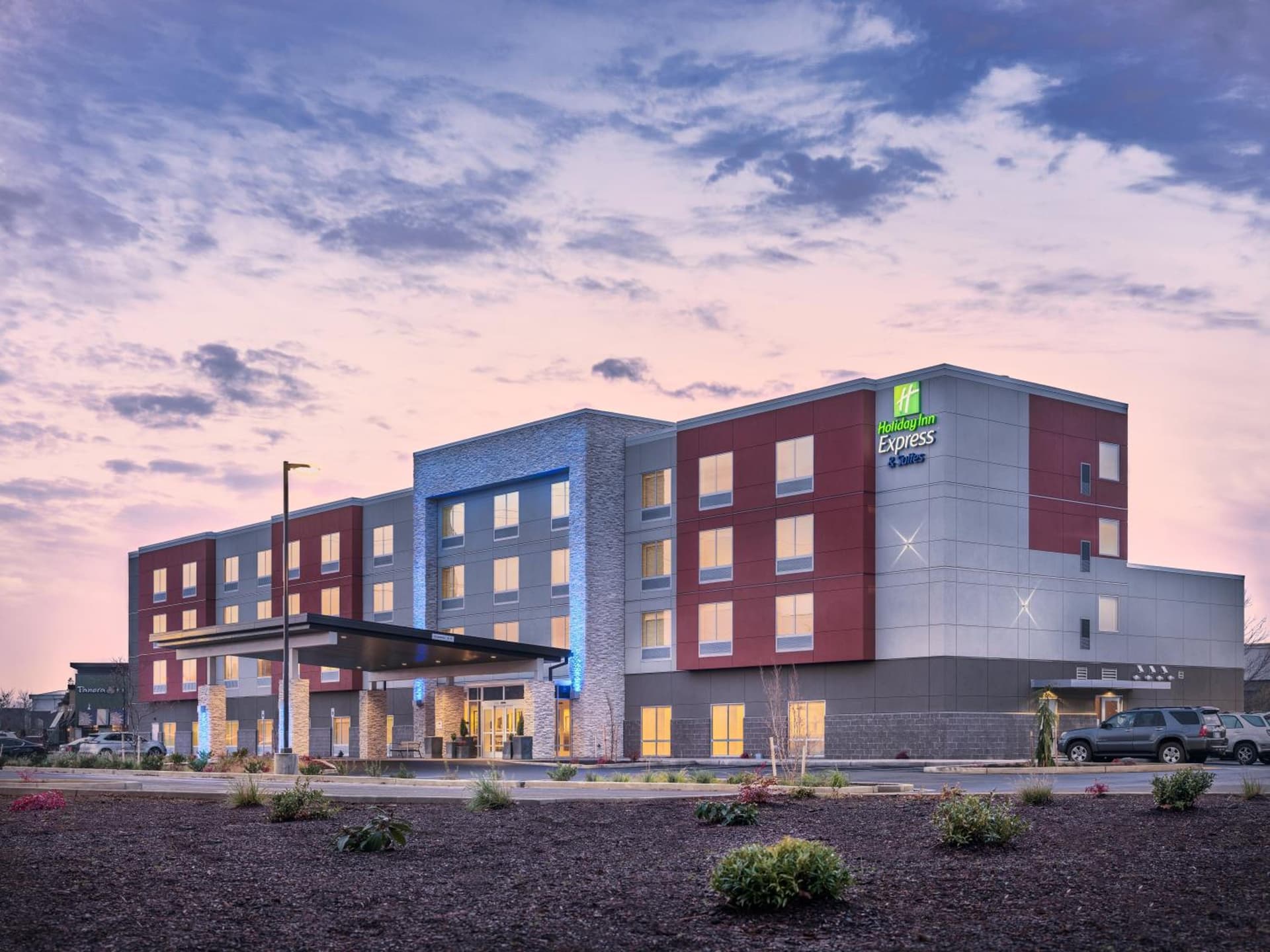 Holiday Inn Express & Suites Salem North - Keizer by IHG featured exterior or lobby in Keizer, OR — similar hotel