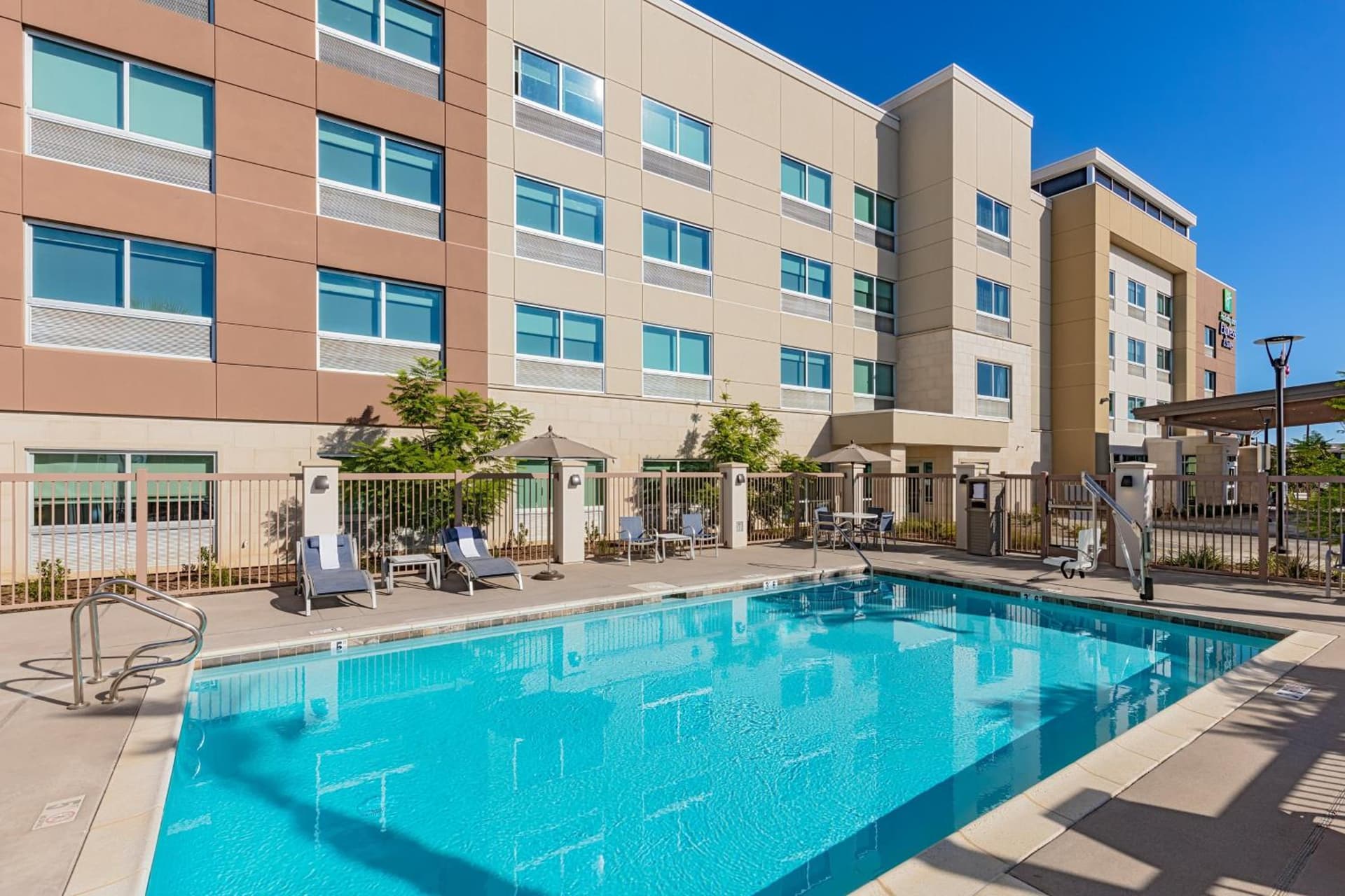 Holiday Inn Express & Suites - Moreno Valley - Riverside by IHG gallery photo in Moreno Valley, CA — image 27