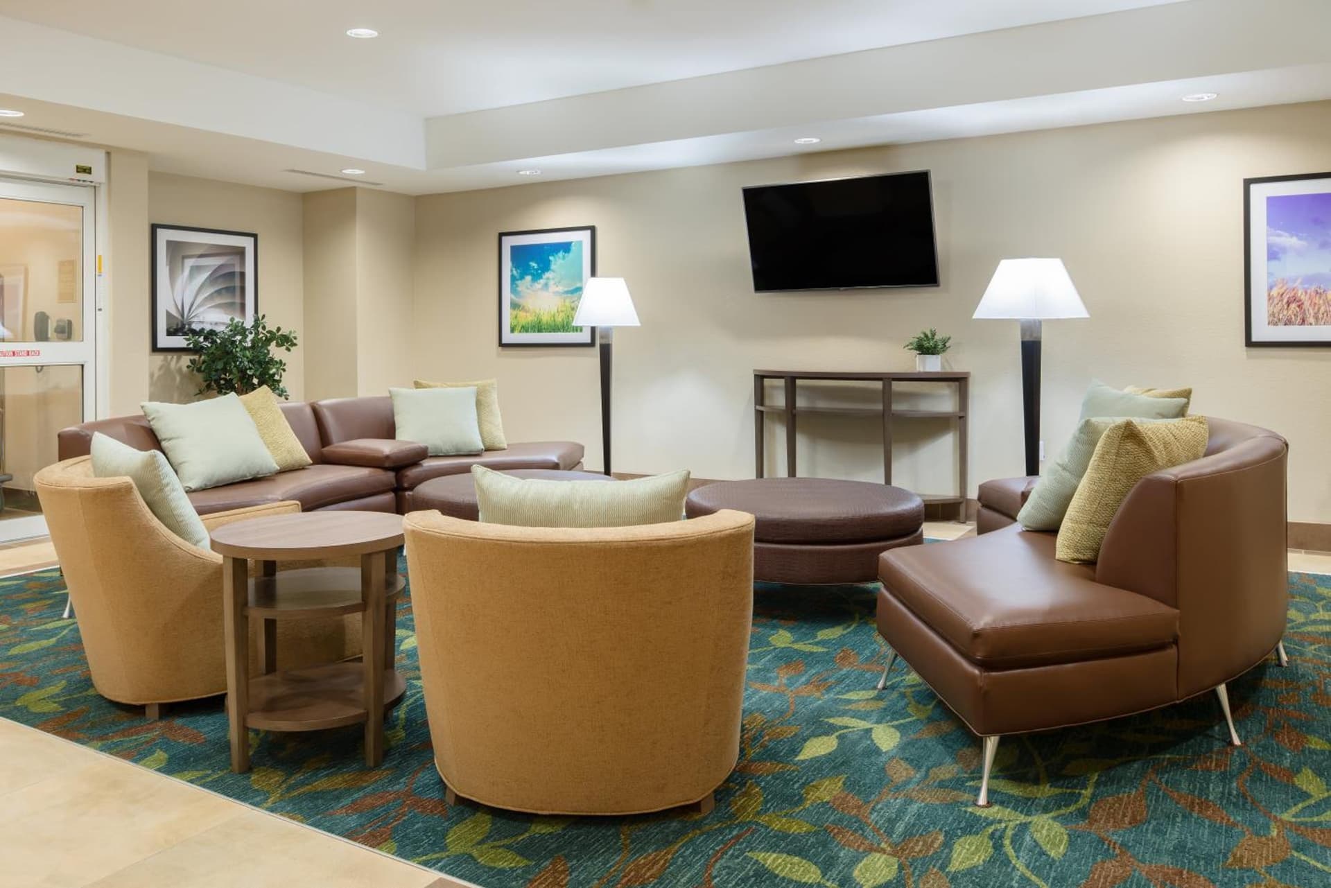 Candlewood Suites Columbia Hwy 63 & I-70 by IHG interior in Columbia, MO — gallery photo 2