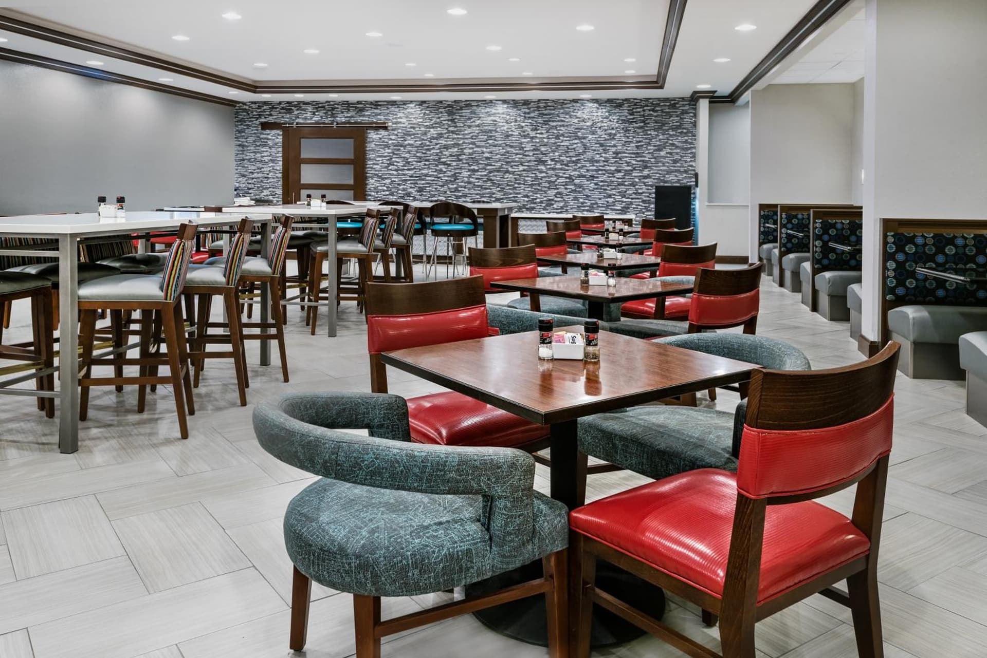Holiday Inn & Suites College Station-Aggieland by IHG gallery photo in College Station, TX — image 48