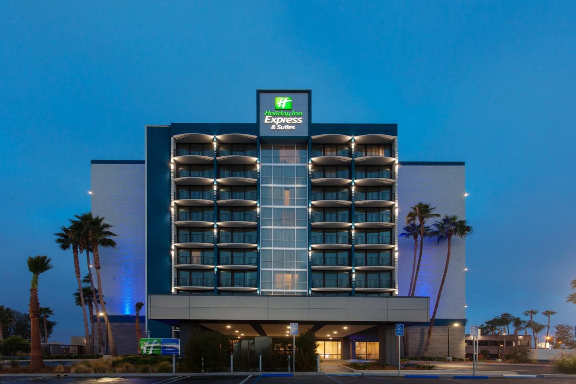 Holiday Inn Express & Suites Santa Ana - Orange County by IHG gallery photo in Santa Ana, CA — image 51