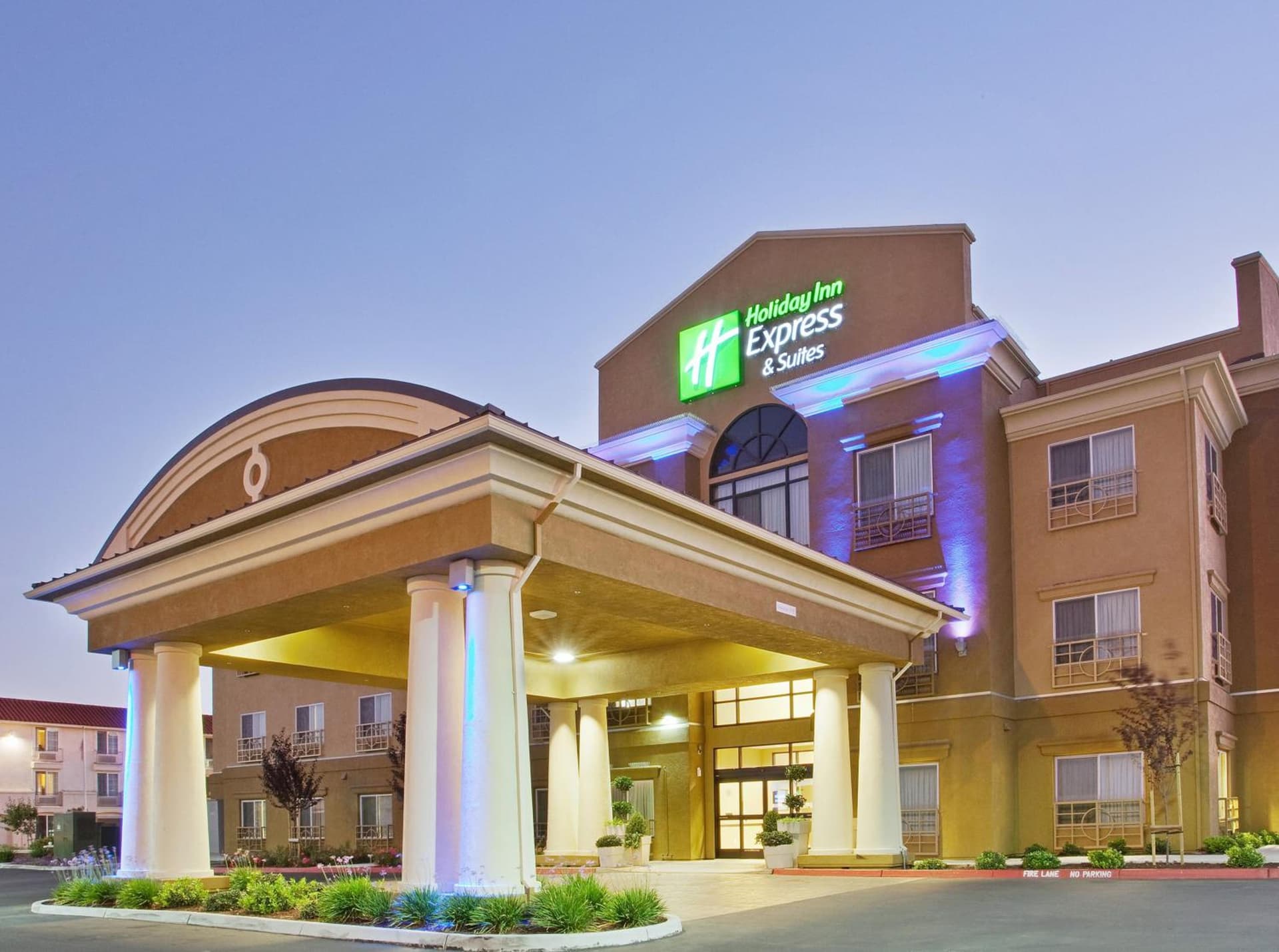 Holiday Inn Express & Suites Salinas by IHG gallery photo in Salinas, CA — image 28
