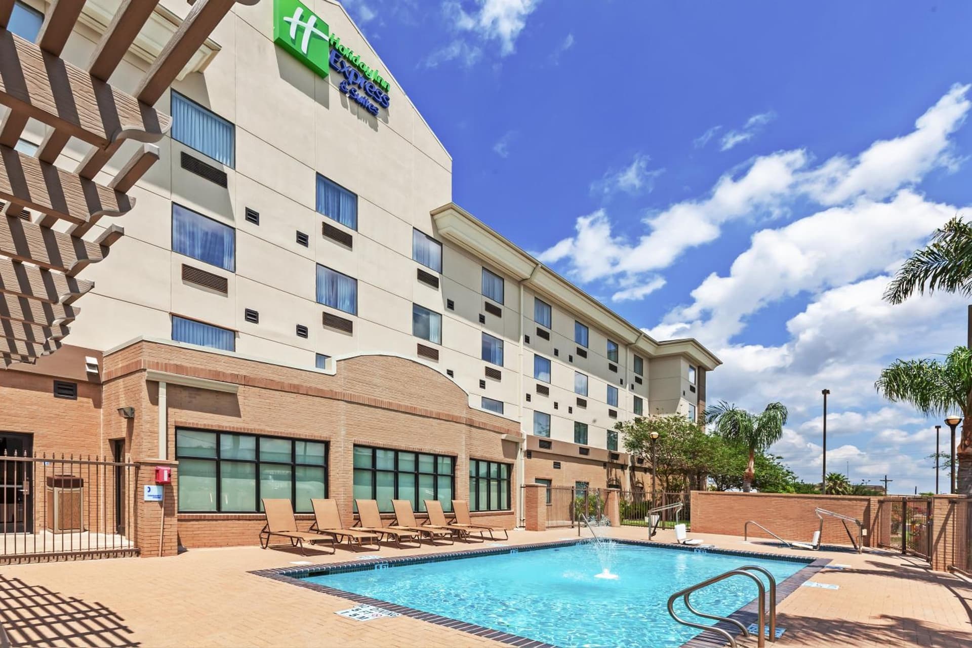 Holiday Inn Express & Suites - Pharr by IHG gallery photo in Pharr, TX — image 4
