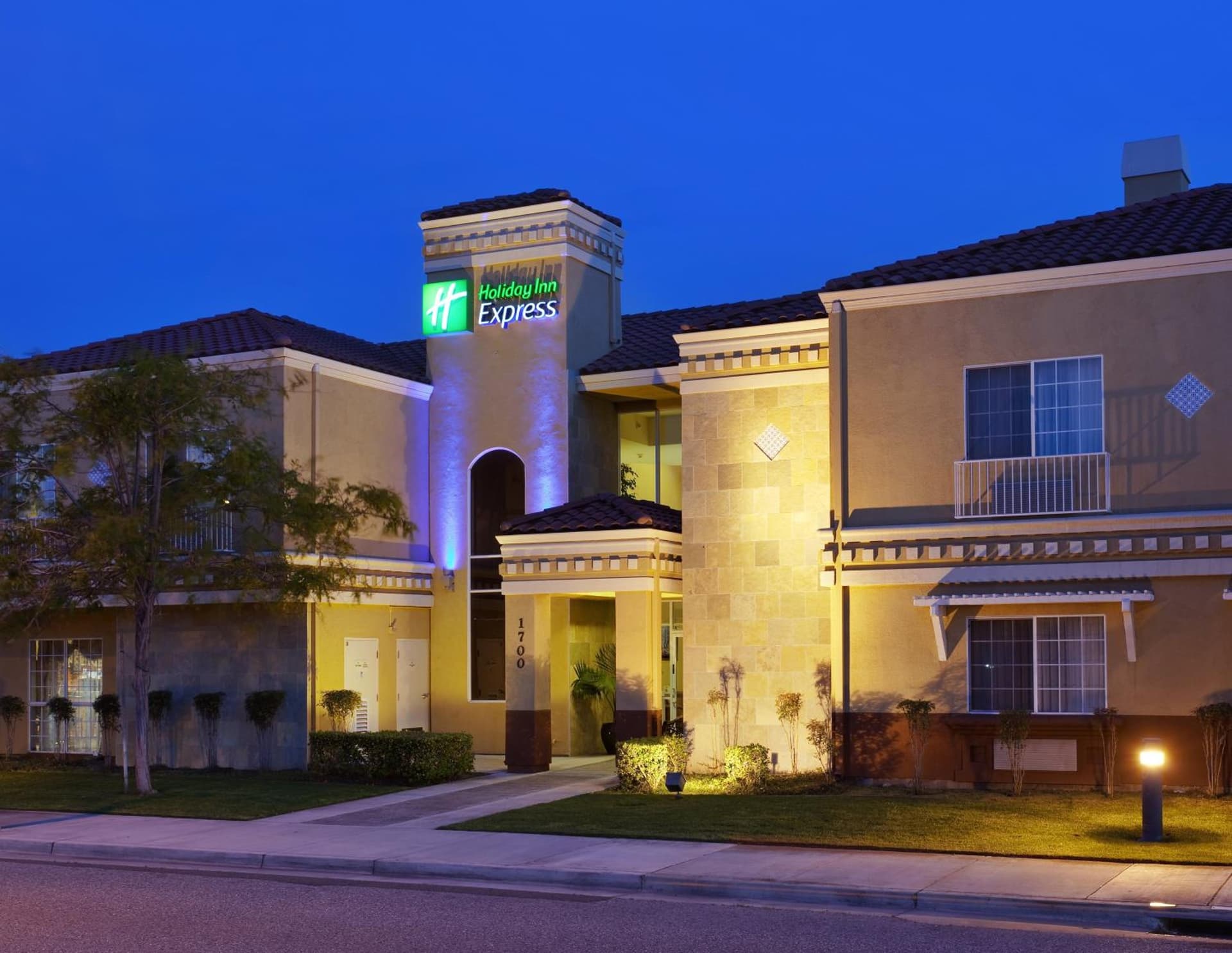 Holiday Inn Express & Suites Santa Clara by IHG gallery photo in Santa Clara, CA — image 24
