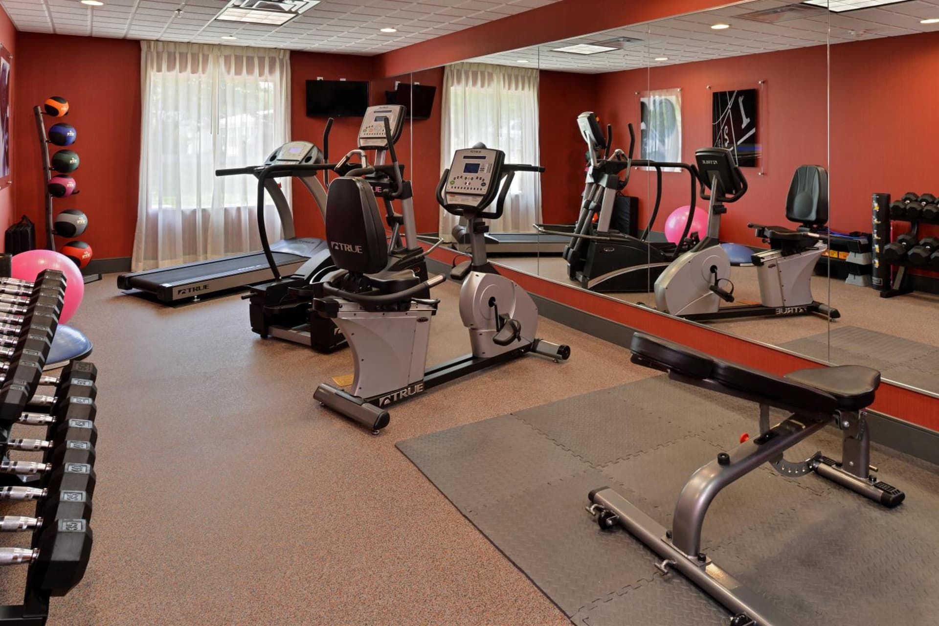 Holiday Inn Express & Suites Ironton by IHG gallery photo in Ironton, OH — image 38