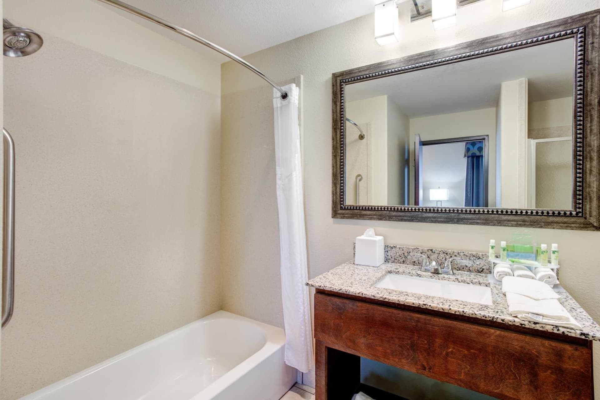 Holiday Inn Express & Suites Raceland - Highway 90 by IHG gallery photo in Raceland, LA — image 10