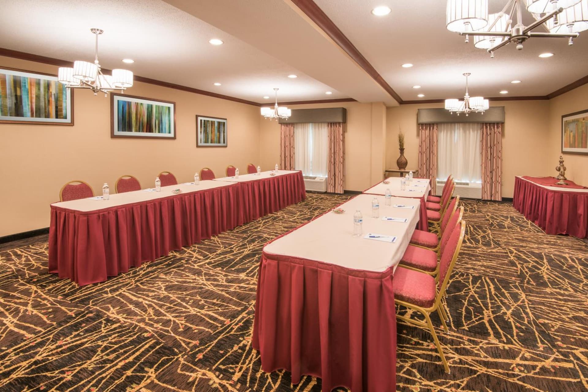 Holiday Inn Express & Suites - Sharon-Hermitage by IHG gallery photo in West Middlesex, PA — image 32