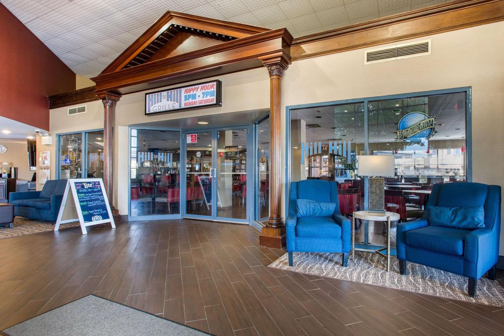 Comfort Suites Bethlehem Near Lehigh University and LVI Airport interior in Bethlehem, PA — gallery photo 2
