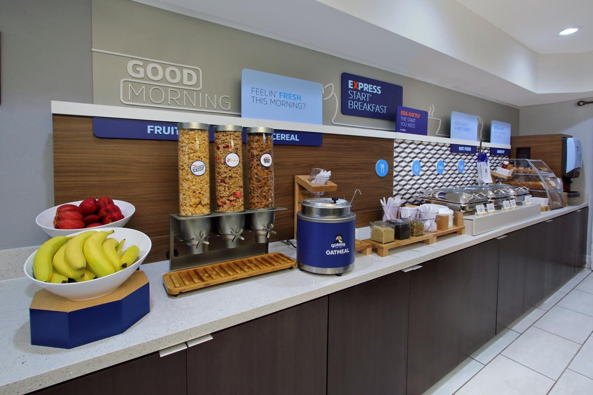 Holiday Inn Express and Suites Houston North - IAH Area by IHG interior in Houston, TX — gallery photo 2