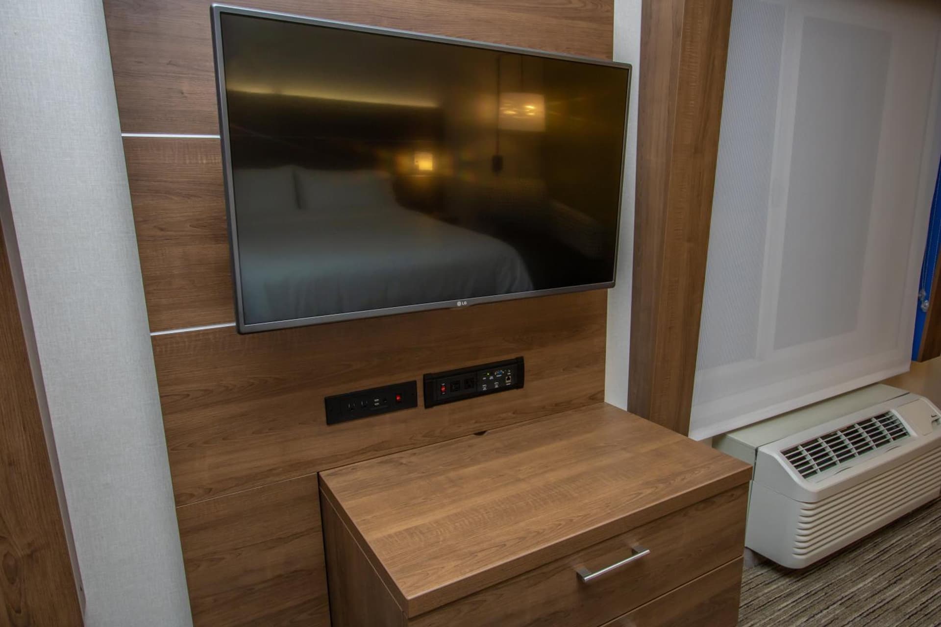 Holiday Inn Express Hotel & Suites Roseville - Galleria Area by IHG gallery photo in Roseville, CA — image 127