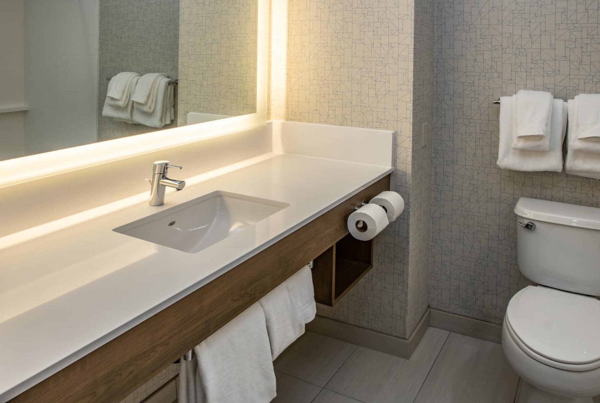 Holiday Inn Express Hotel & Suites Roseville - Galleria Area by IHG gallery photo in Roseville, CA — image 30