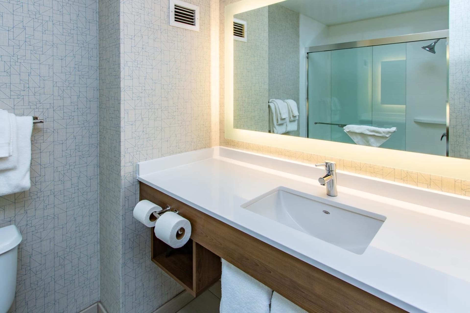 Holiday Inn Express Hotel & Suites Roseville - Galleria Area by IHG gallery photo in Roseville, CA — image 112