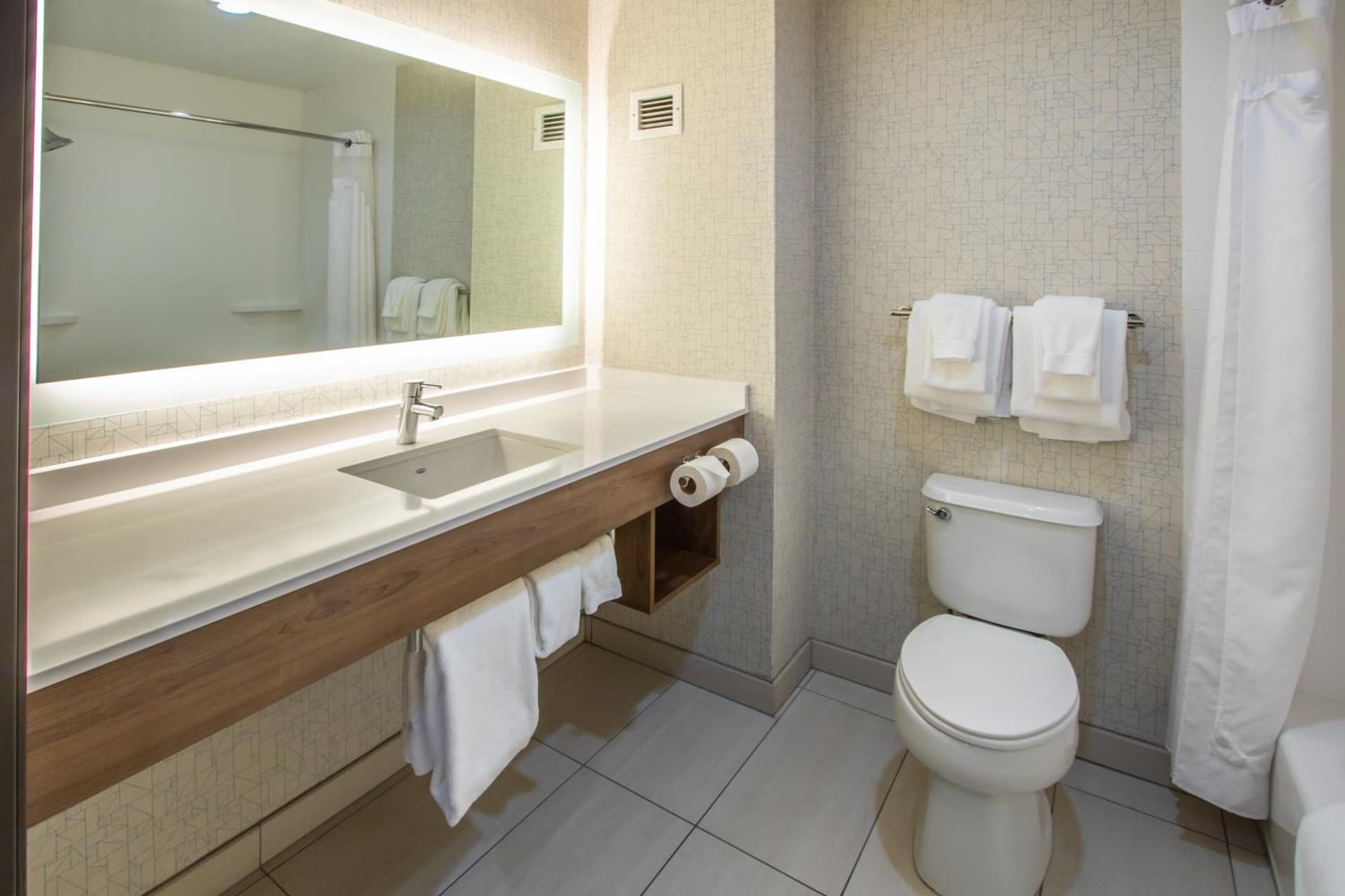 Holiday Inn Express Hotel & Suites Roseville - Galleria Area by IHG gallery photo in Roseville, CA — image 77