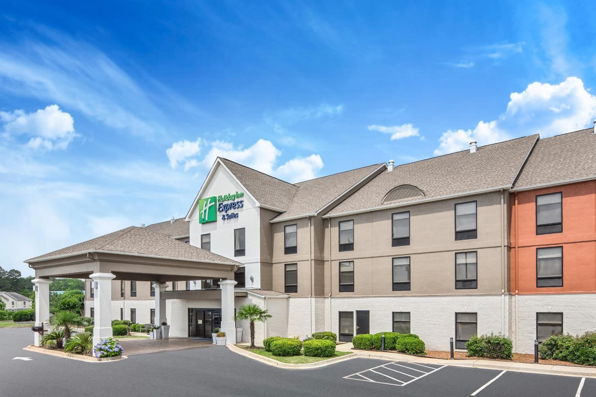 Holiday Inn Express Hotels & Suites Greenville-Spartanburg/Duncan by IHG property views in Duncan, SC — gallery photo 3