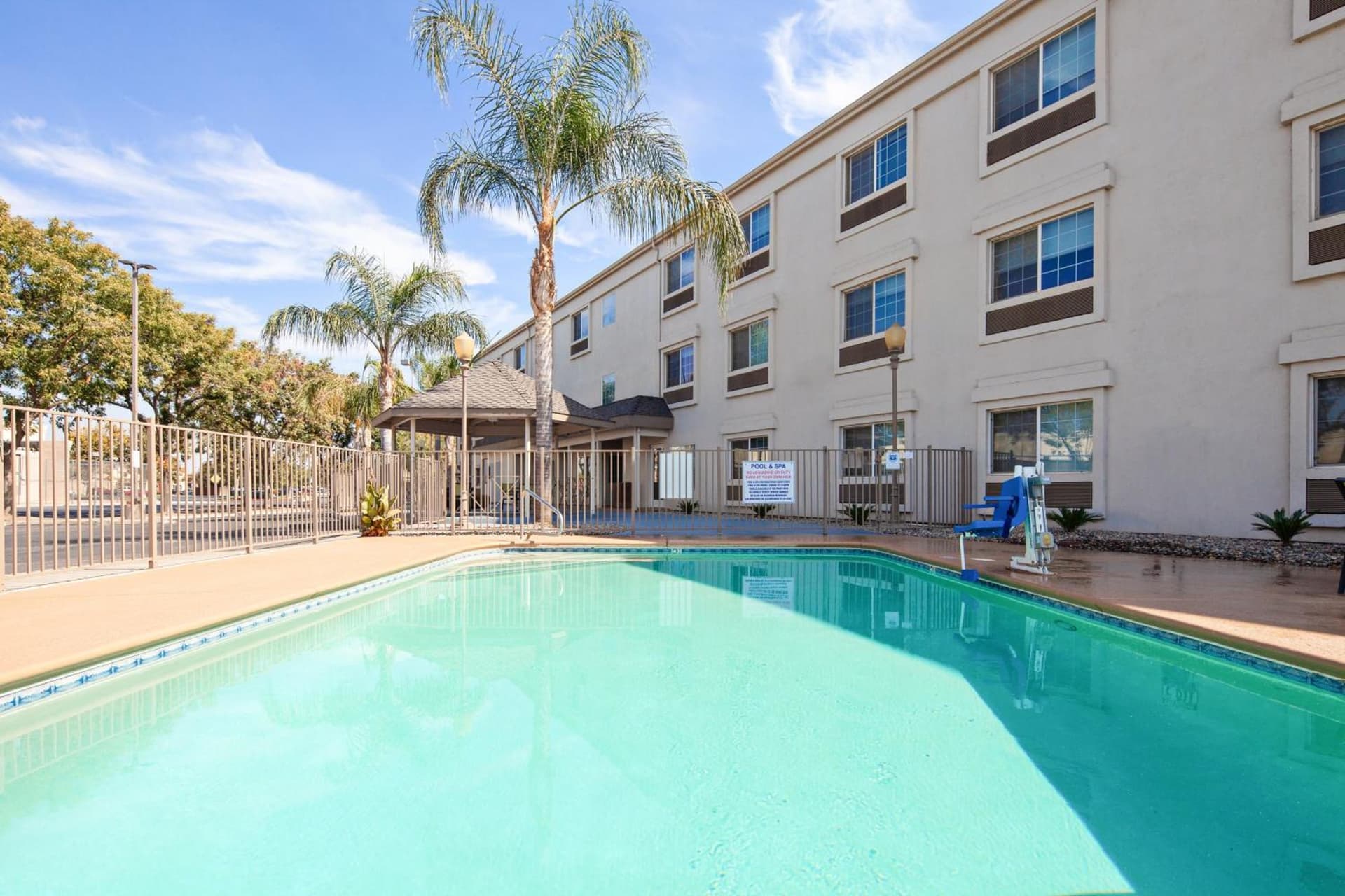 Holiday Inn Express & Suites - Tulare by IHG gallery photo in Tulare, CA — image 26