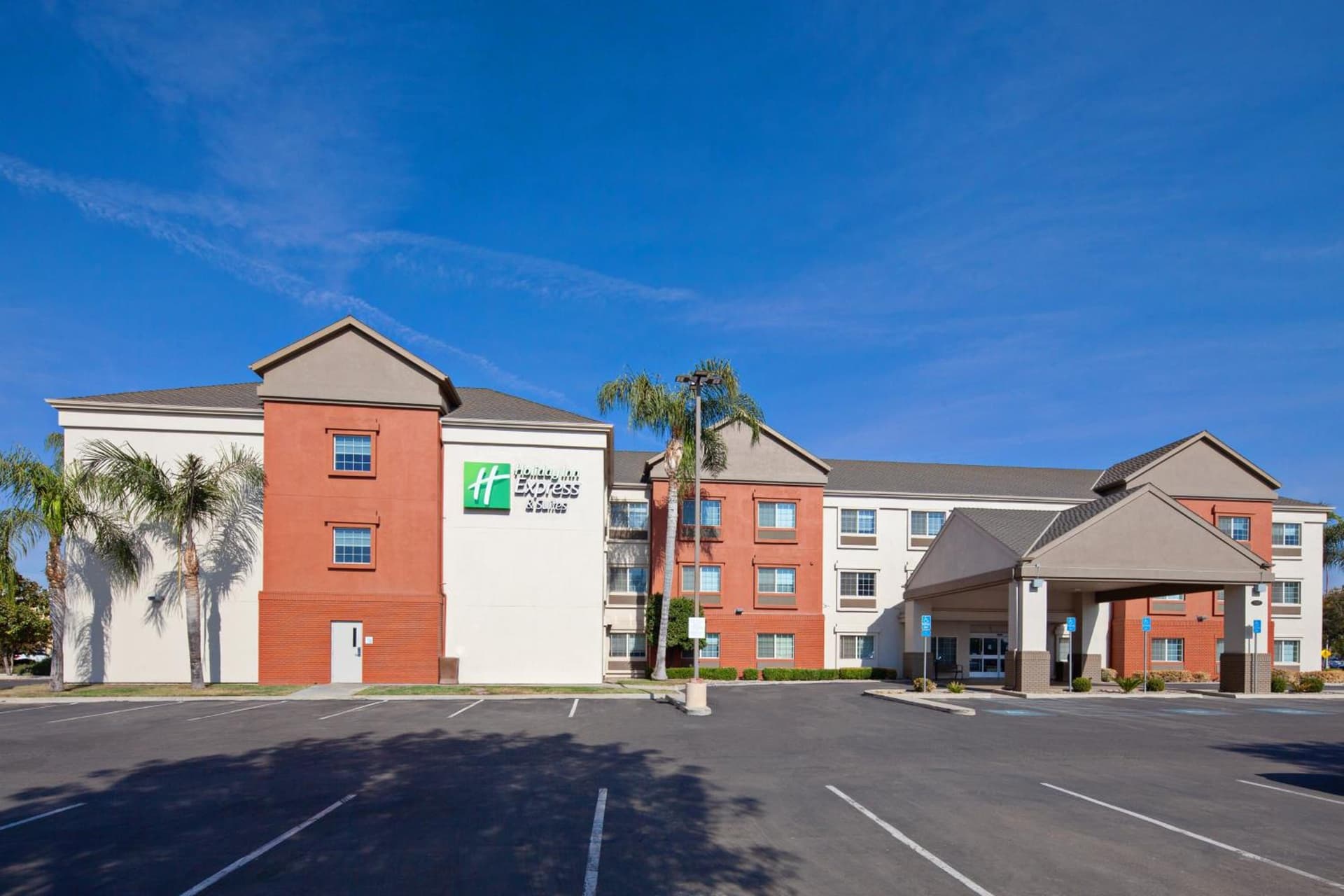 Holiday Inn Express & Suites - Tulare by IHG gallery photo in Tulare, CA — image 17