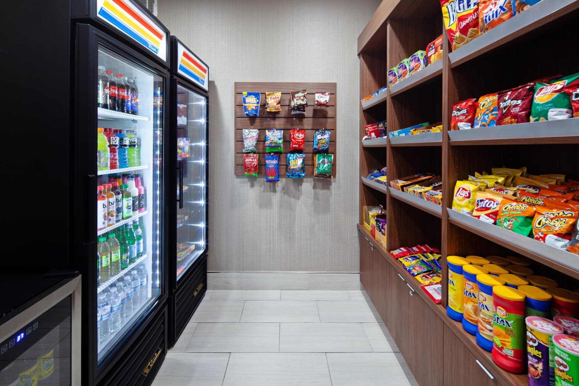 Holiday Inn Express & Suites - Tulare by IHG gallery photo in Tulare, CA — image 6