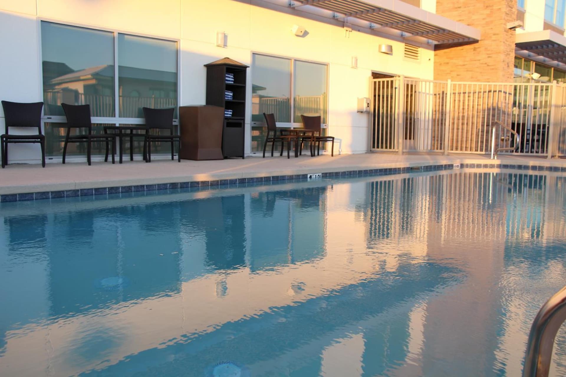 Holiday Inn Express & Suites - Phoenix - Airport North by IHG gallery photo in Phoenix, AZ — image 21