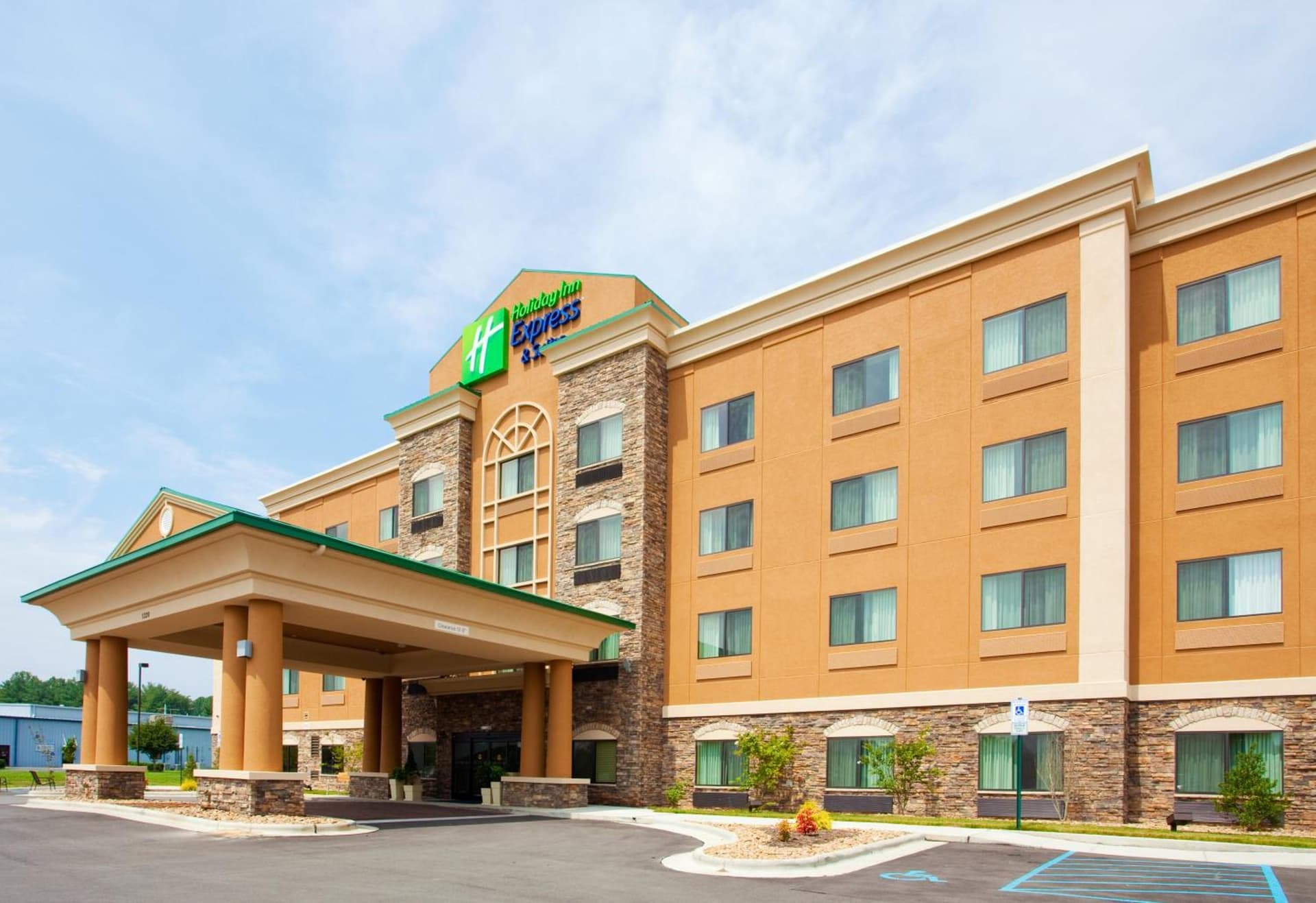 Holiday Inn Express Hotel & Suites Mount Airy by IHG featured exterior or lobby in Mount Airy, NC — similar hotel