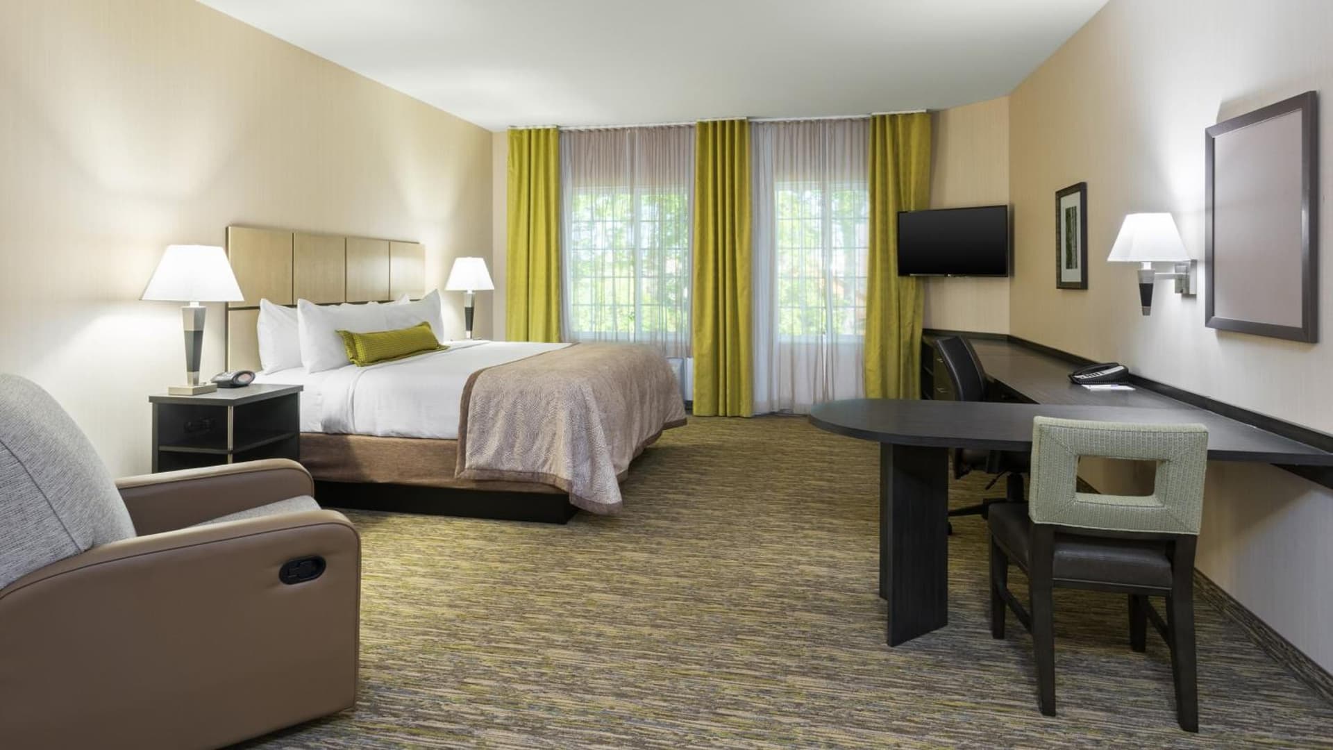 Candlewood Suites Grove City - Outlet Center by IHG property views in Grove City, PA — gallery photo 3