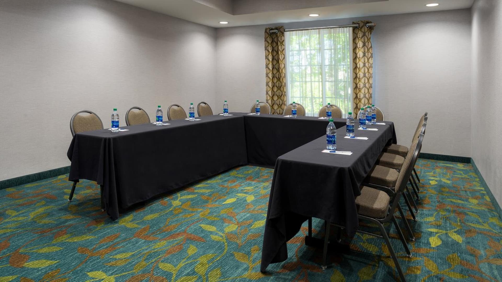 Candlewood Suites Grove City - Outlet Center by IHG gallery photo in Grove City, PA — image 17