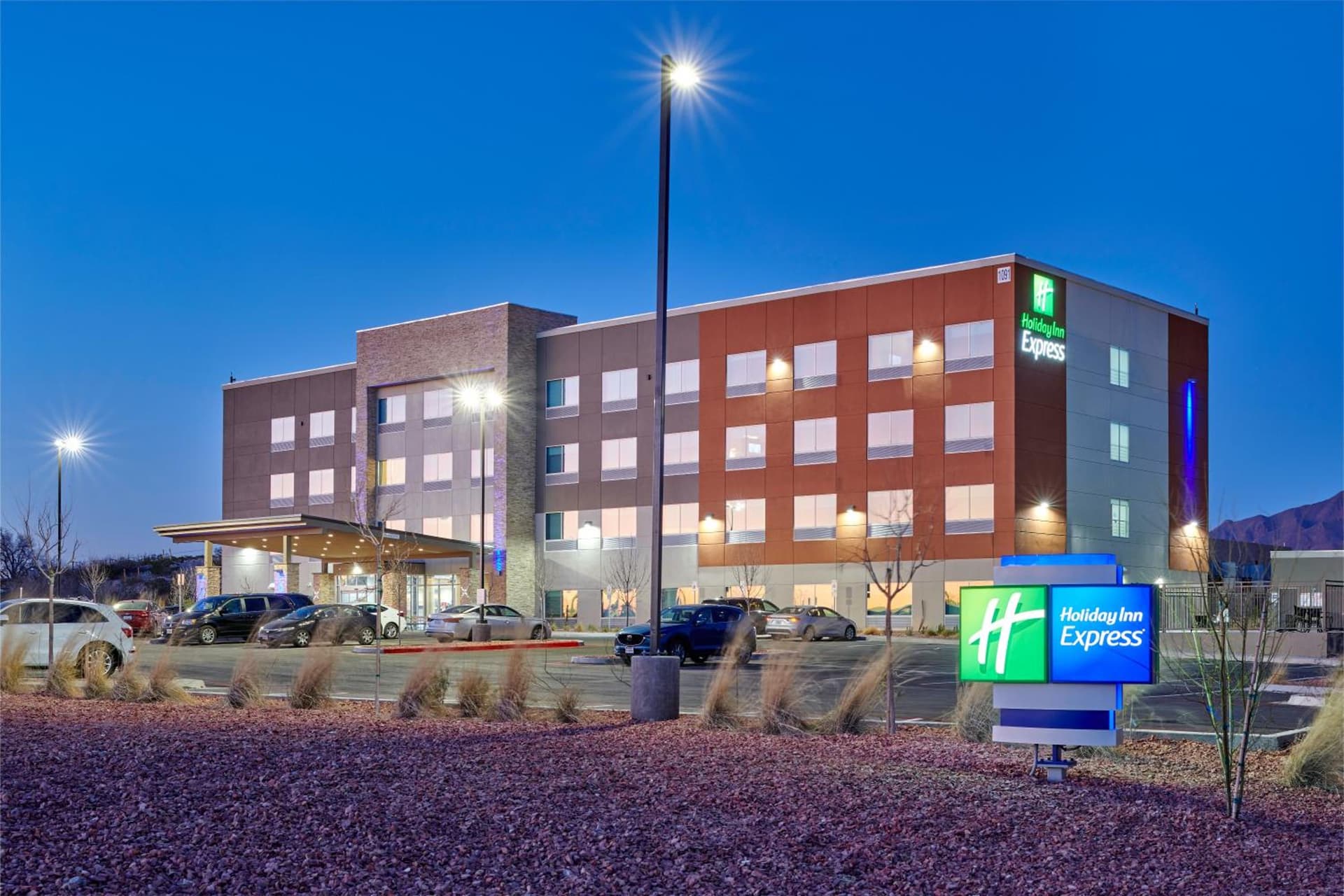 Holiday Inn Express & Suites El Paso - Sunland Park Area by IHG featured exterior or lobby in El Paso, TX — similar hotel