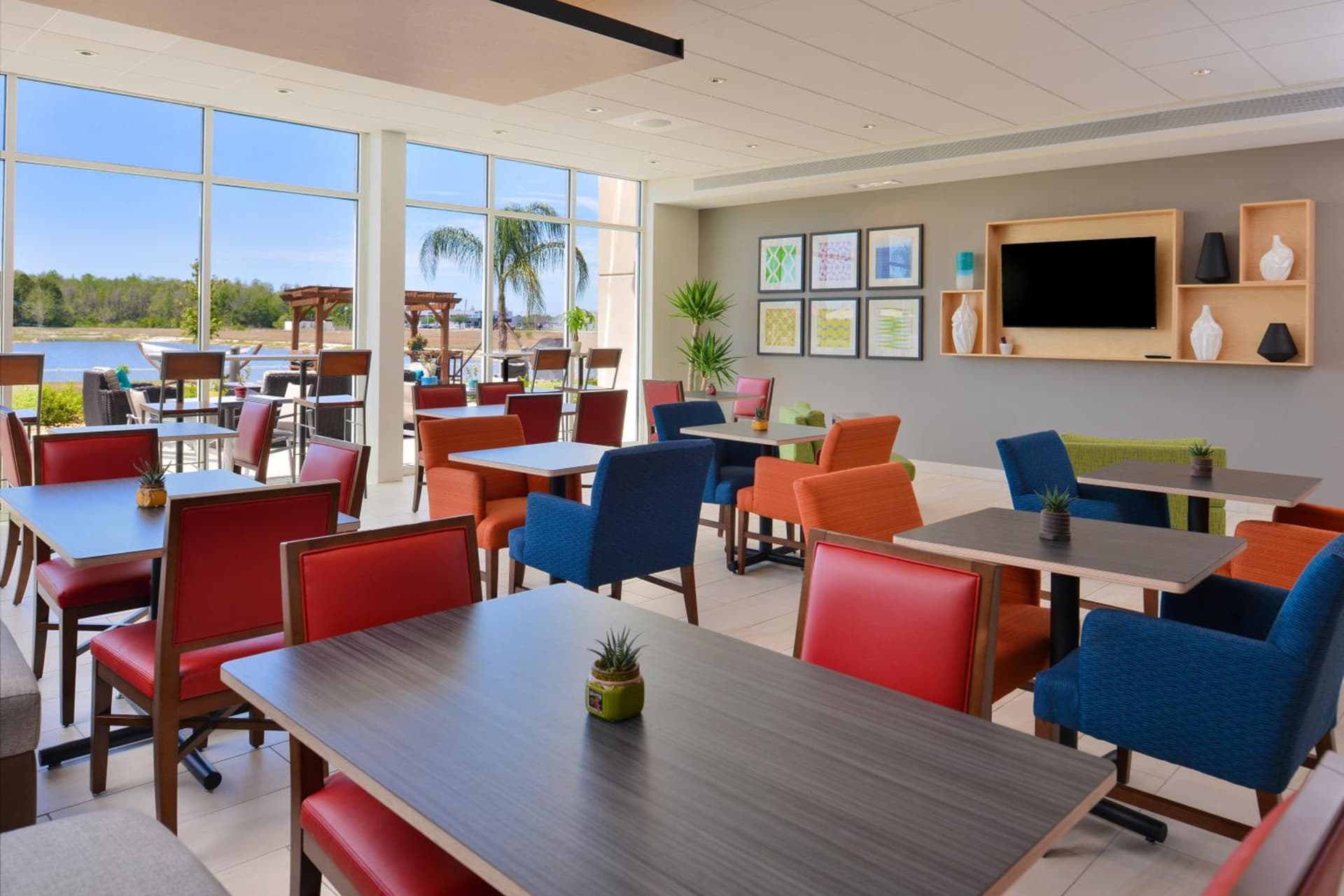 Holiday Inn Express & Suites Trinity by IHG gallery photo in Trinity, FL — image 75