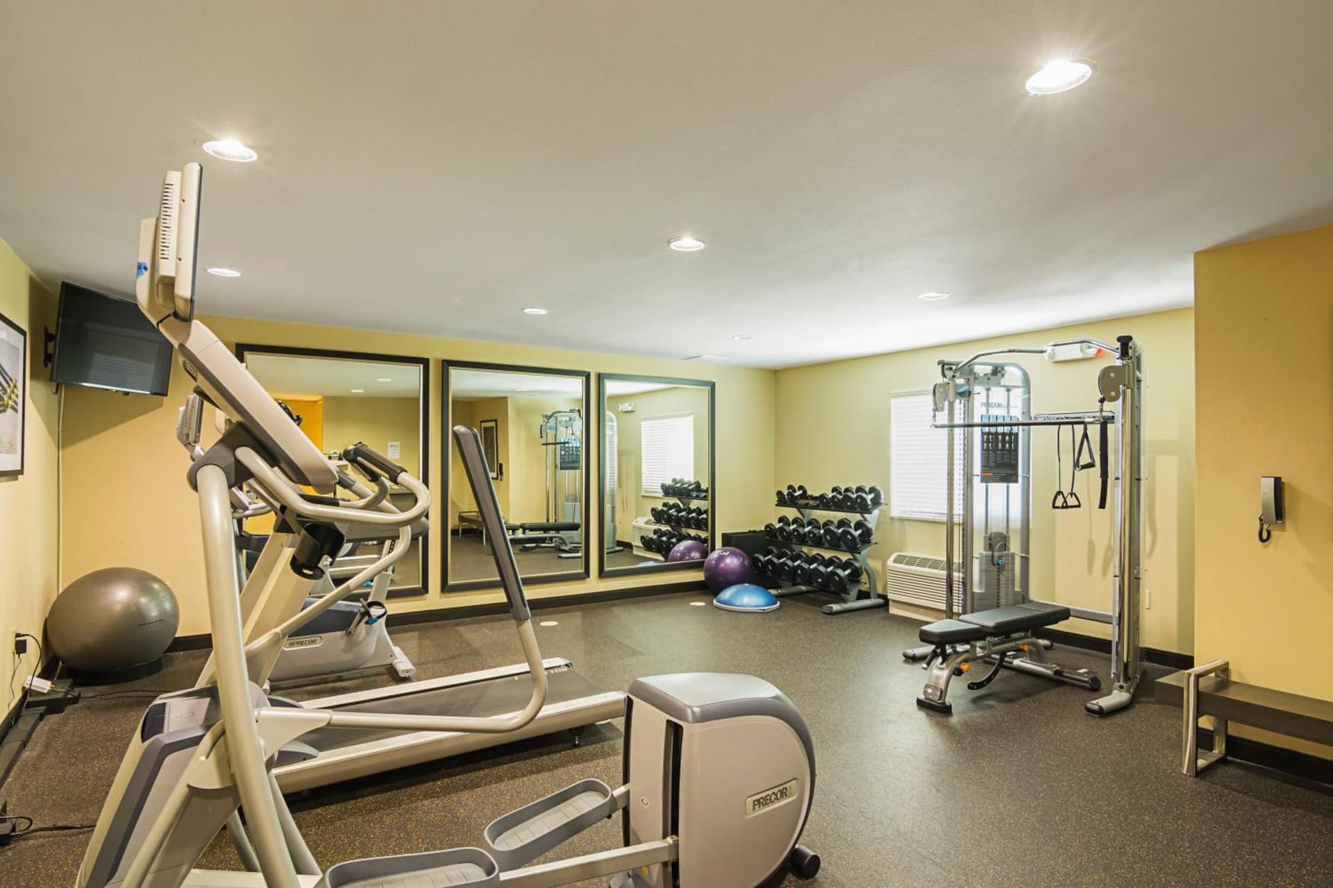 Candlewood Suites Pensacola - University Area by IHG gallery photo in Pensacola, FL — image 13