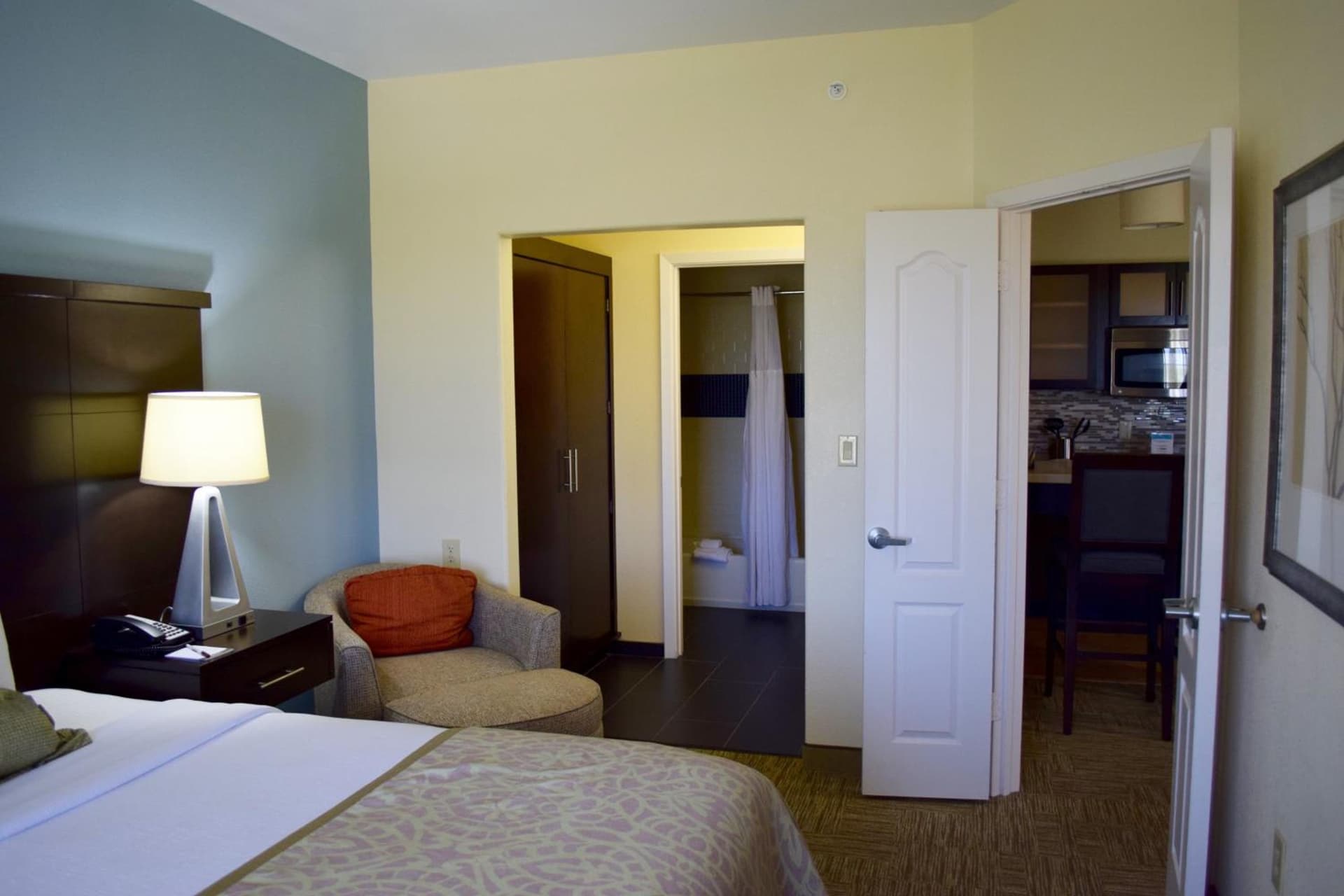 Staybridge Suites Houston Stafford - Sugar Land by IHG gallery photo in Stafford, TX — image 7
