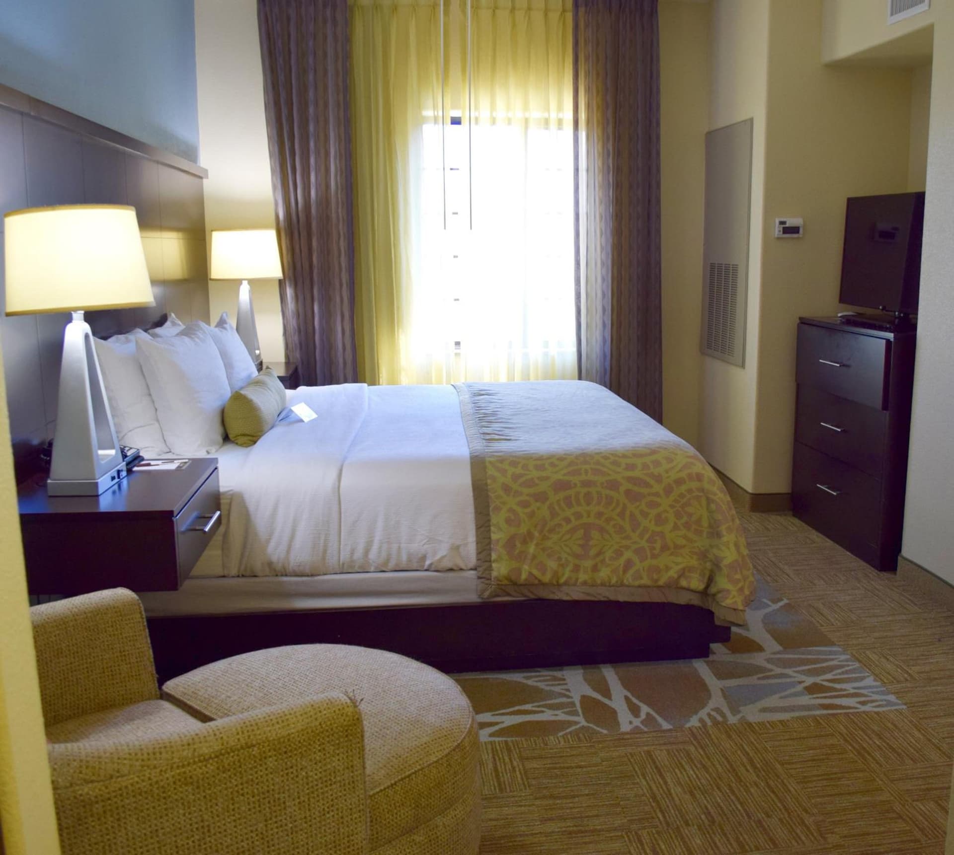 Staybridge Suites Houston Stafford - Sugar Land by IHG gallery photo in Stafford, TX — image 9