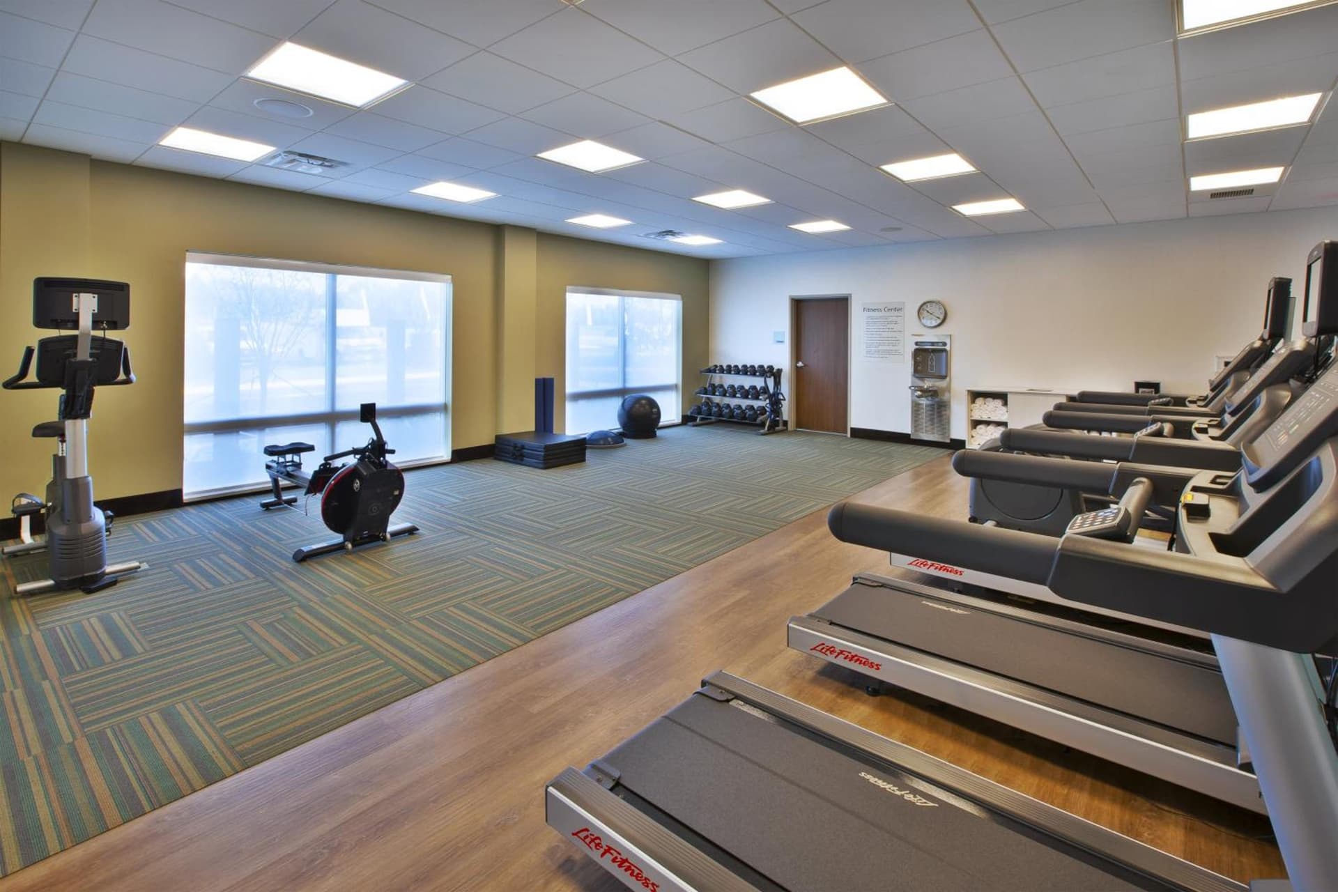 Holiday Inn Express and Suites South Hill by IHG interior in South Hill, VA — gallery photo 2