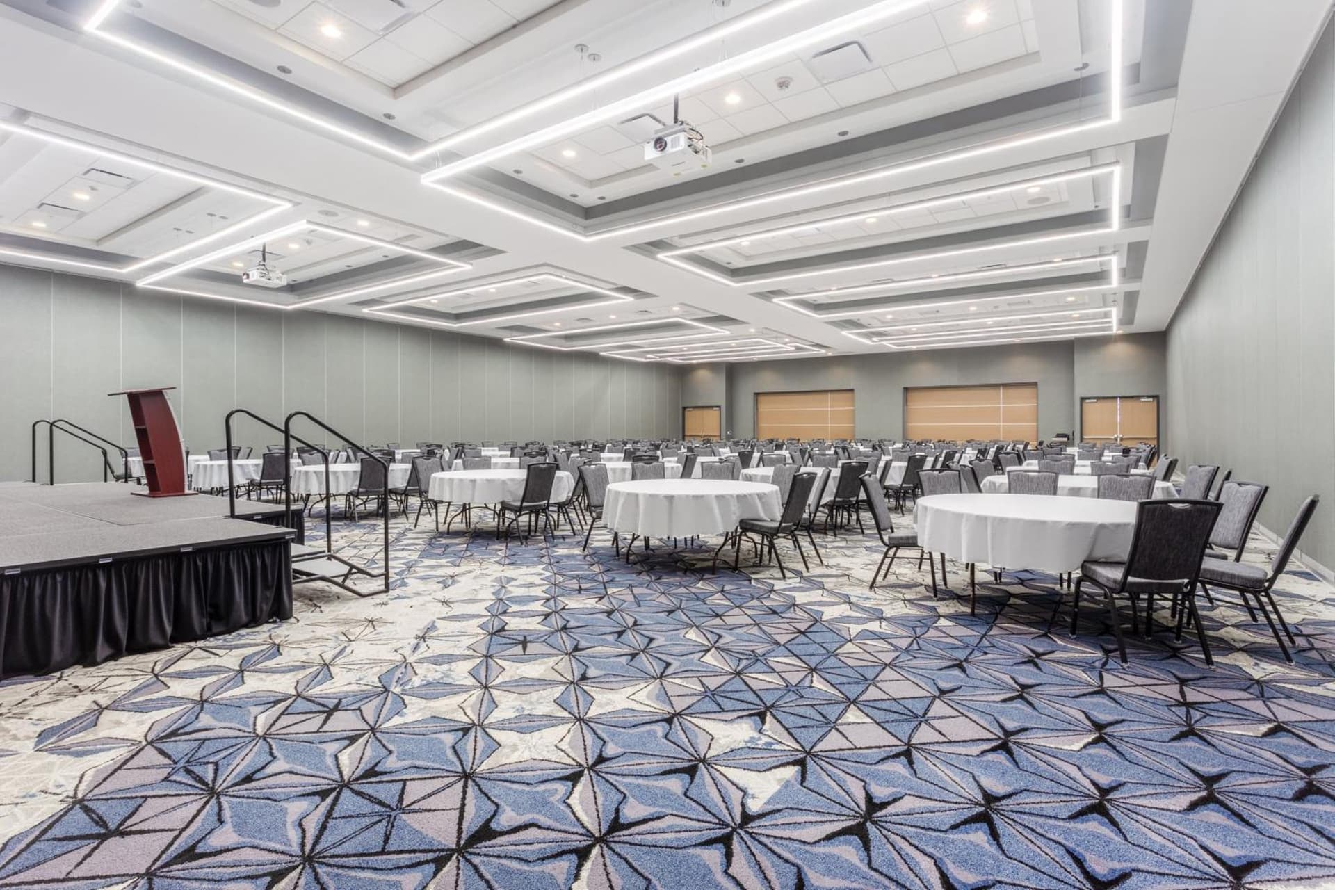 Holiday Inn & Suites Cedar Falls-Waterloo Event Ctr by IHG gallery photo in Cedar Falls, IA — image 57